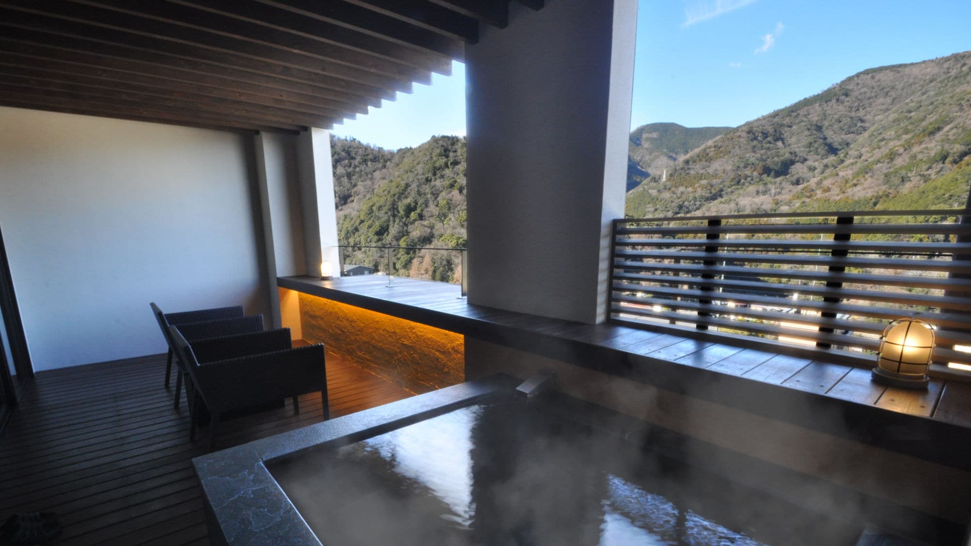 [Top floor deluxe twin] Deluxe twin room with outer living room. Includes an open-air bath with natural hot spring water.