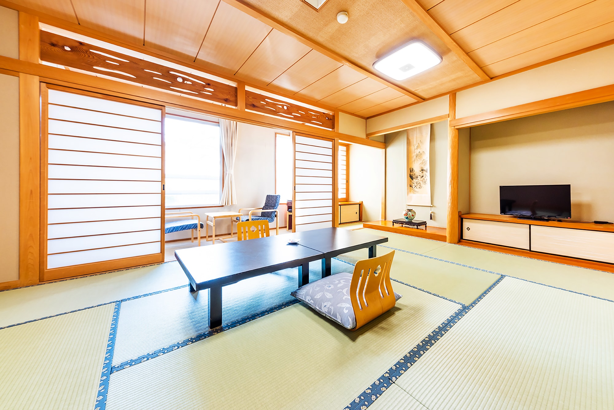 Japanese-style room non-smoking << city side >>