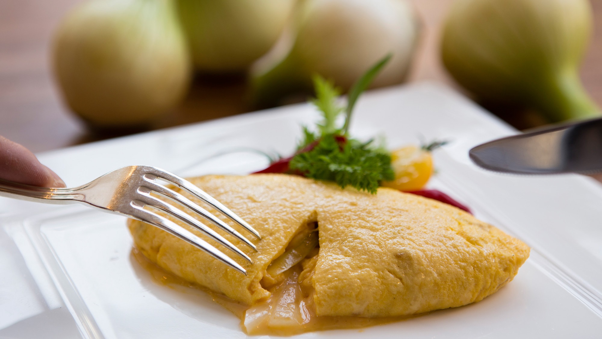 [Garden Cafe] Freshly baked onion omelet using Awajishima onion (breakfast buffet)