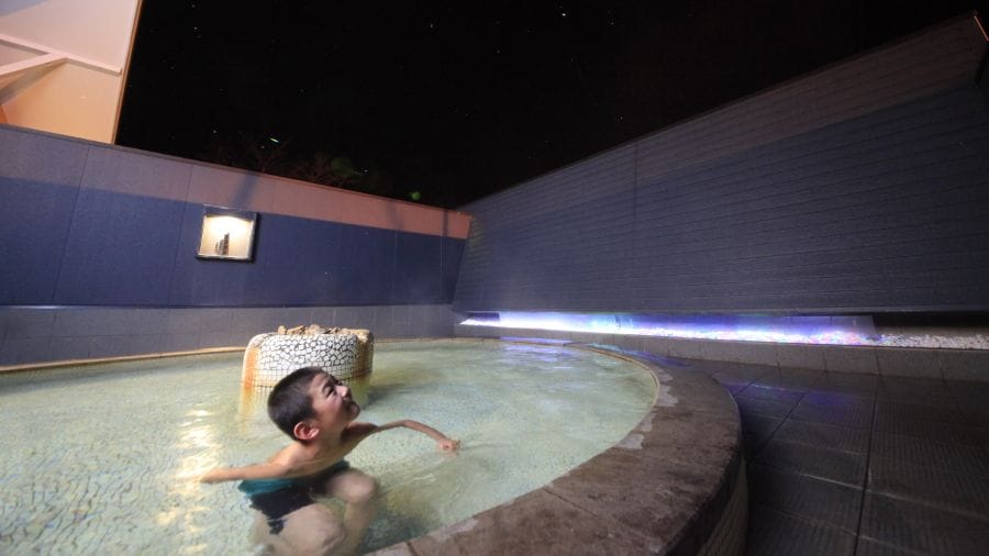 Observing the starry sky while soaking in the bath ☆ Mi