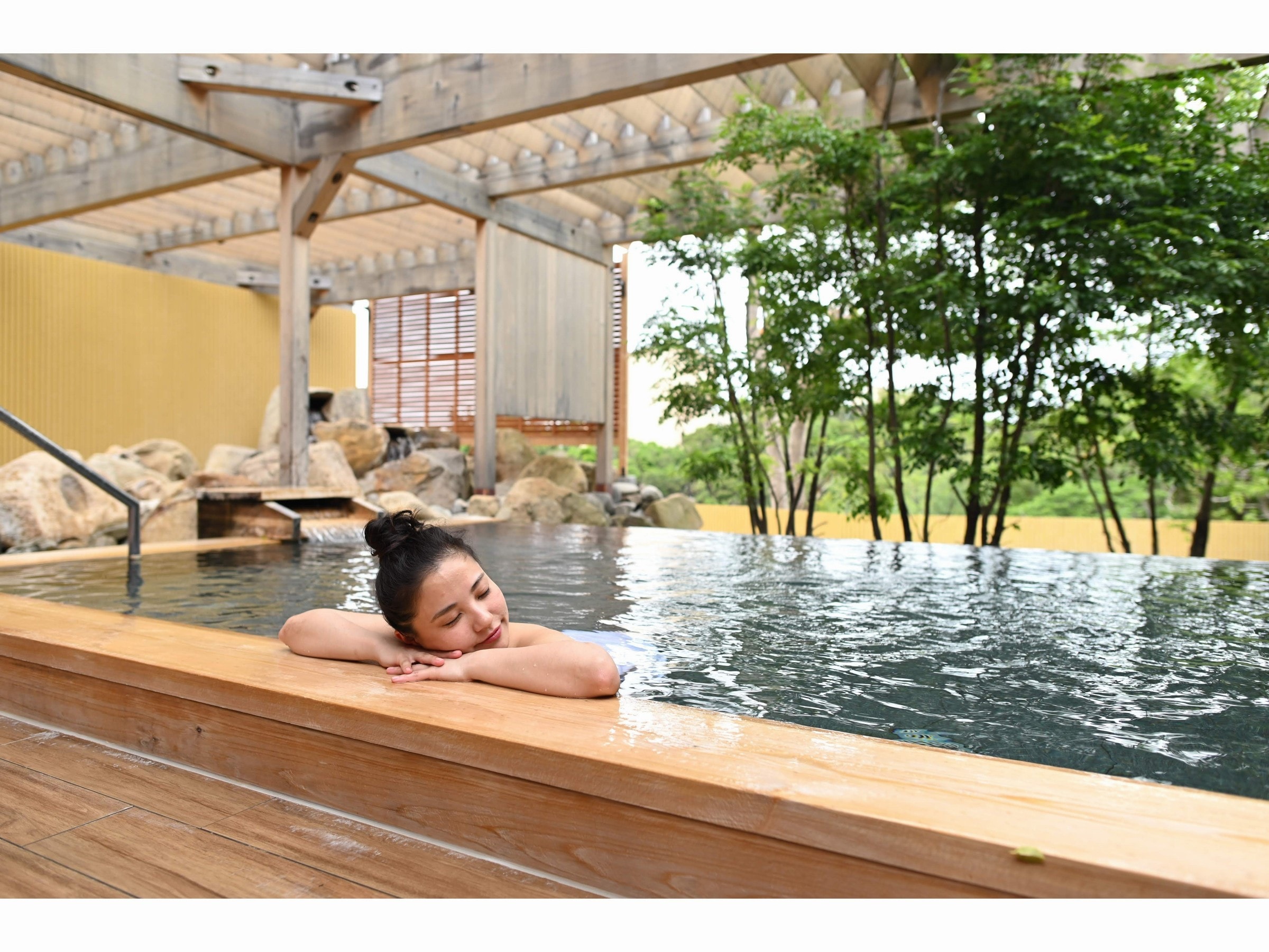 [Hot spring] Indoor bath and 3 types of open-air baths for both men and women