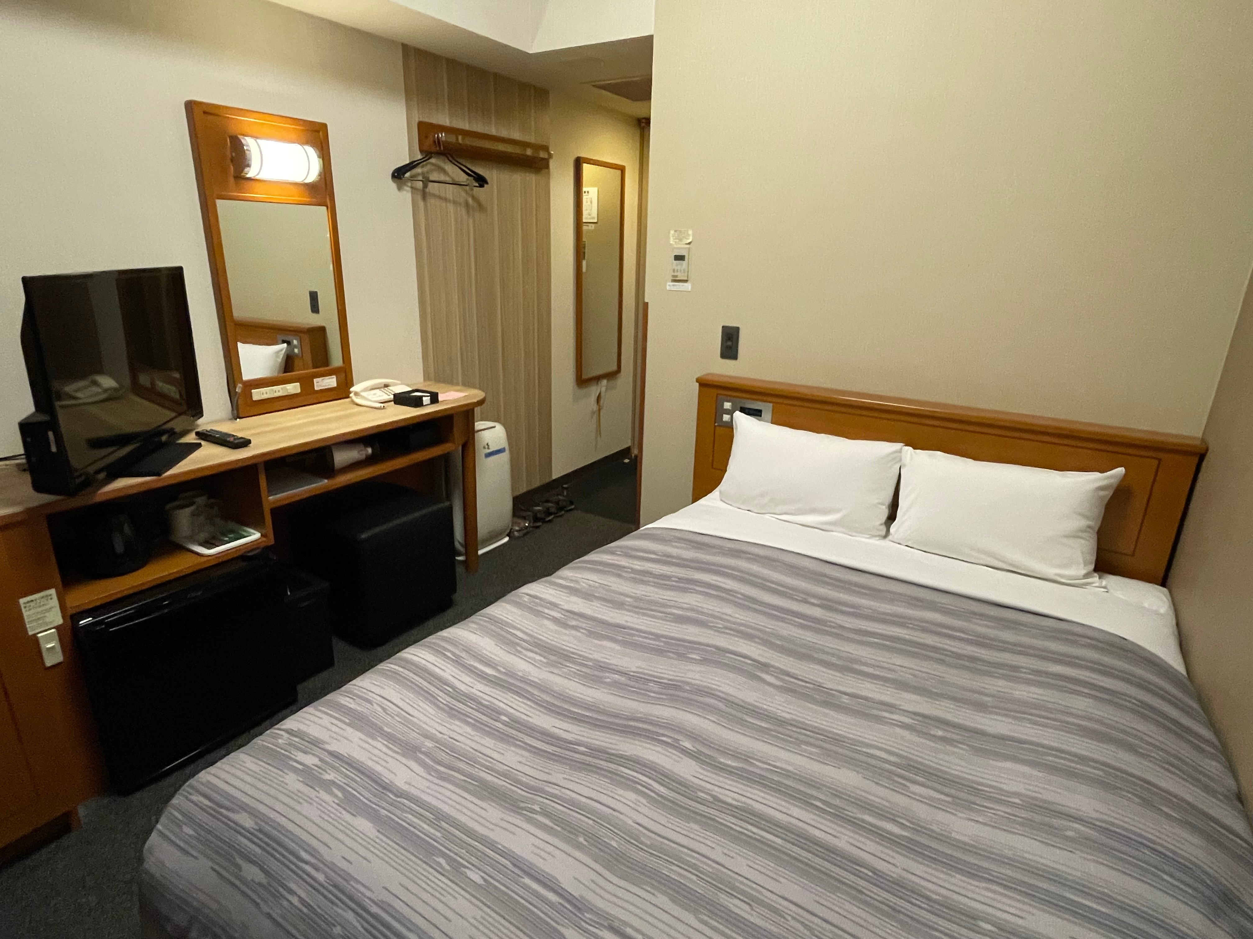 Semi-double room