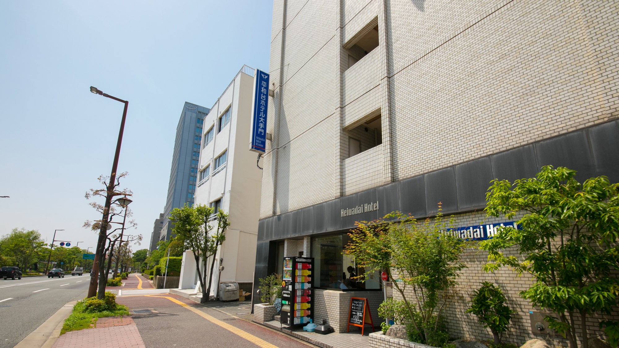 [Heiwadai Hotel Otemon] It's a 6-minute walk from the subway Ohori Park♪ It's undeniable that the facilities aren't the latest (>_<)