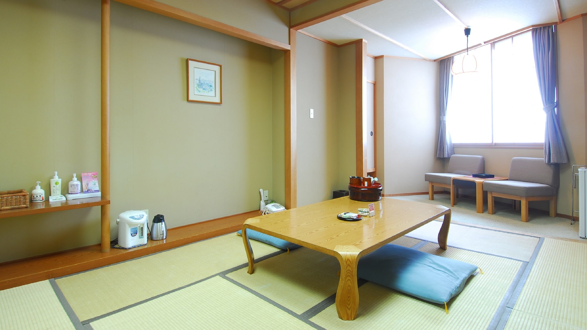 [Non-smoking main building Japanese-style room 10 tatami mats]