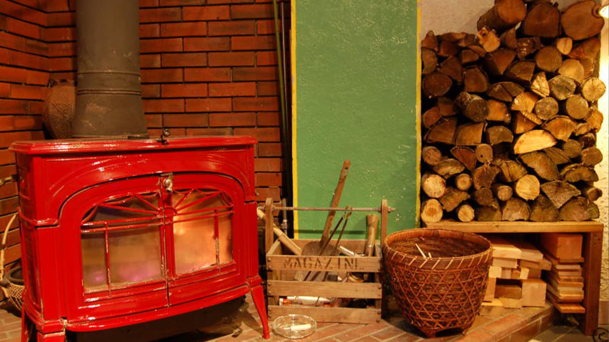 [Fireplace] RAPURAPU HALL - Relax in a tropical atmosphere