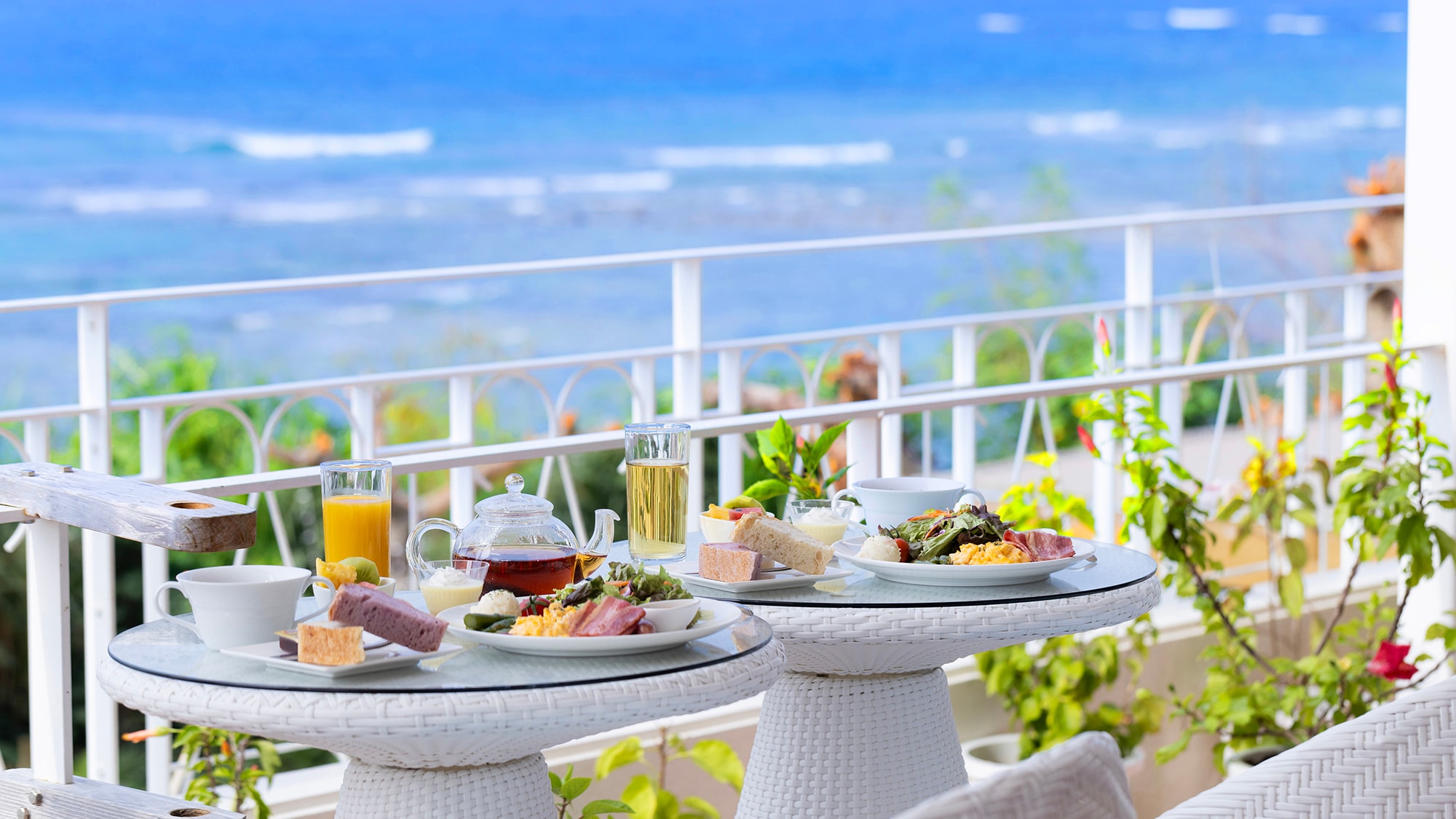 ■Sarapan■Waktu yang elegan untuk melupakan kehidupan sehari-hari di teras yang menghadap ke laut