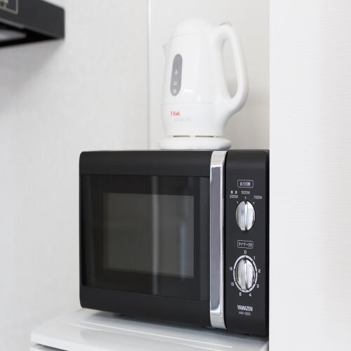 Microwave oven and electric kettle
