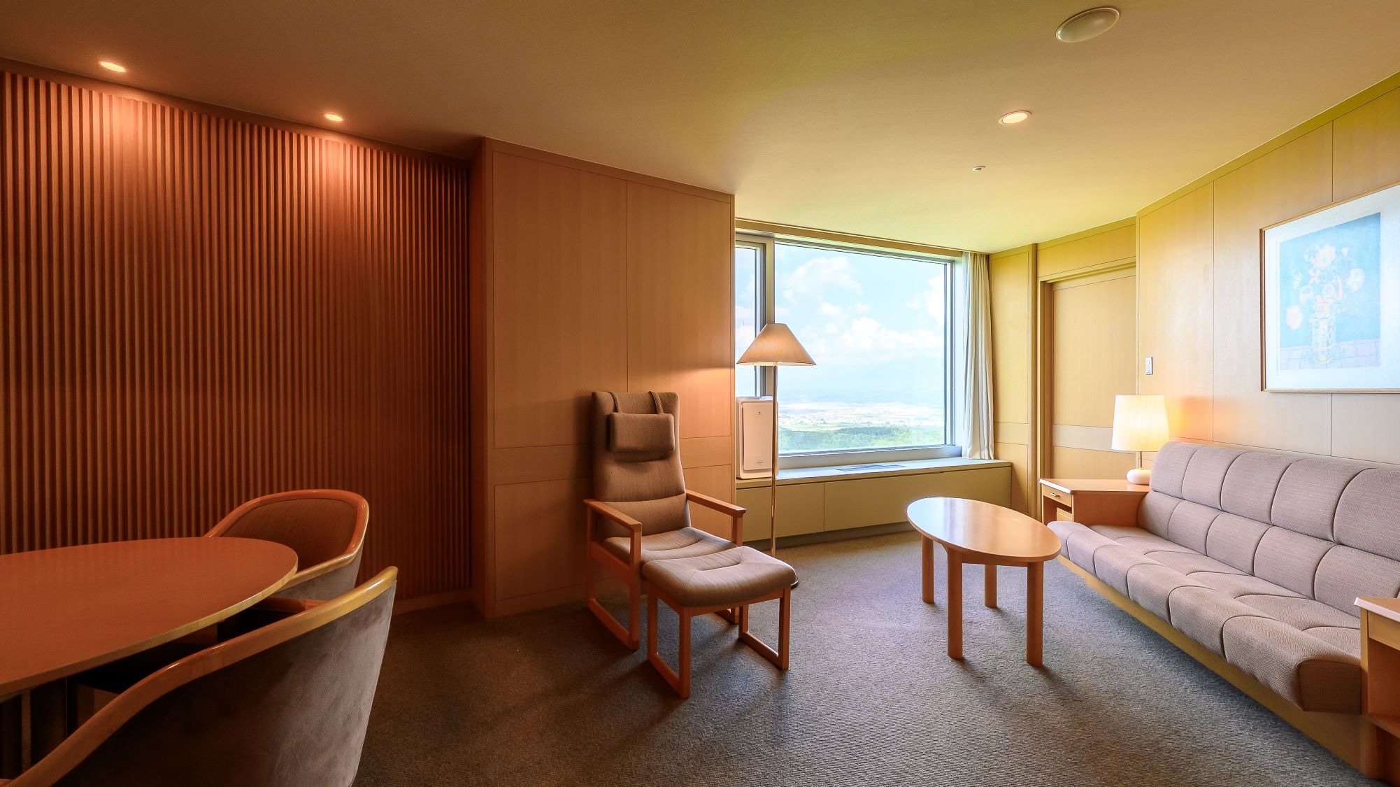 Lantai 3 hingga 11: Kamar Suite [Ruang Tamu]