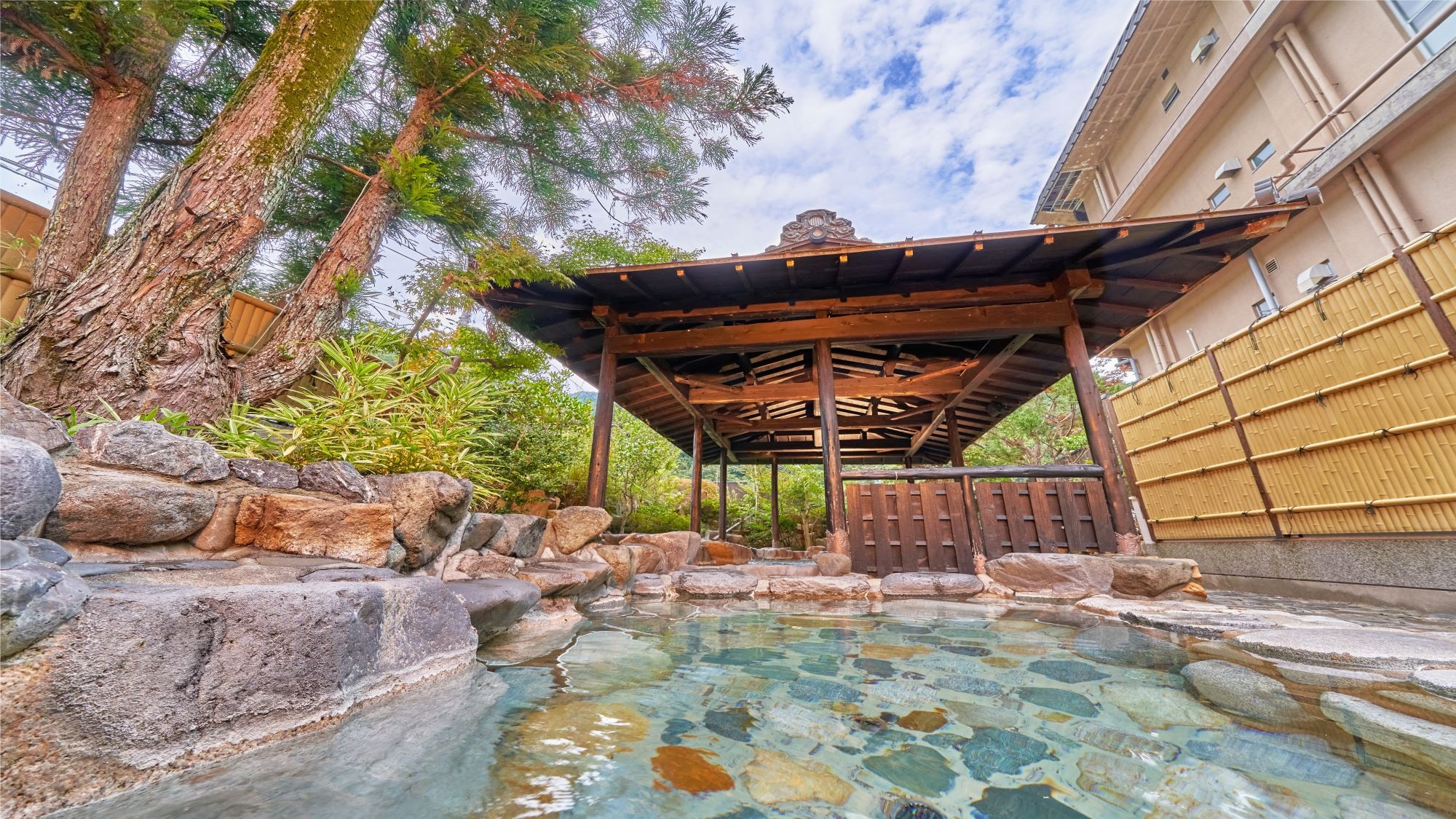 Garden open-air bath