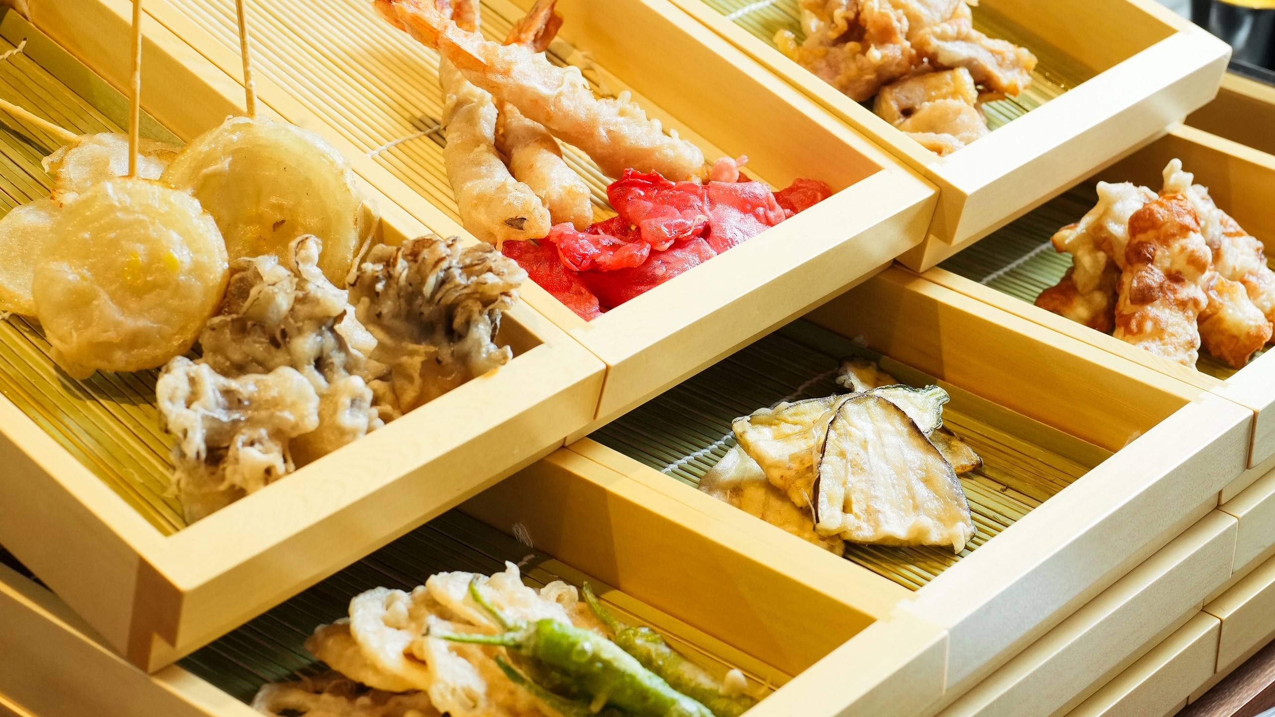 Tempura làm từ rau củ theo mùa trong nước