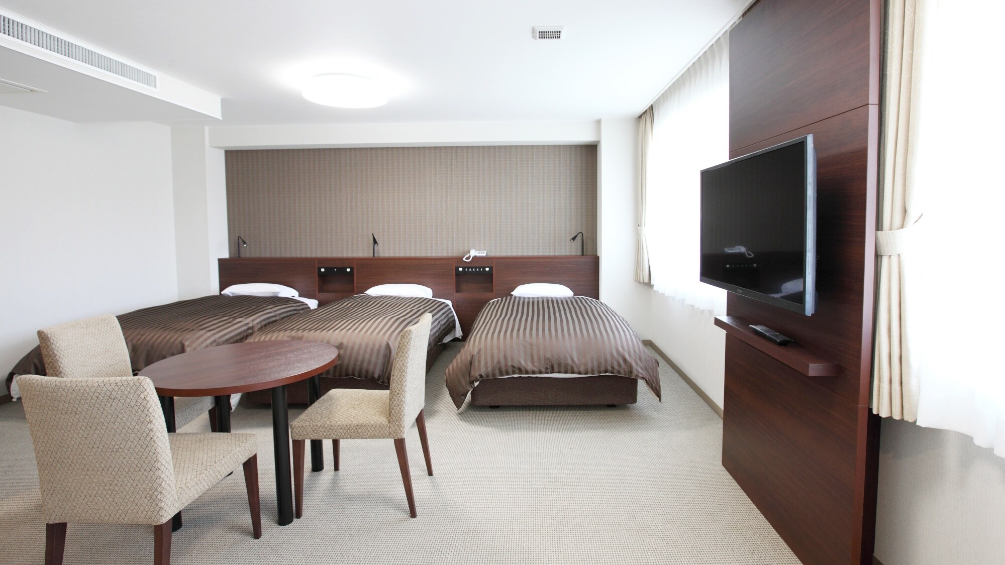 [Triple Room] A relaxing space. A popular triple room with a calm atmosphere.