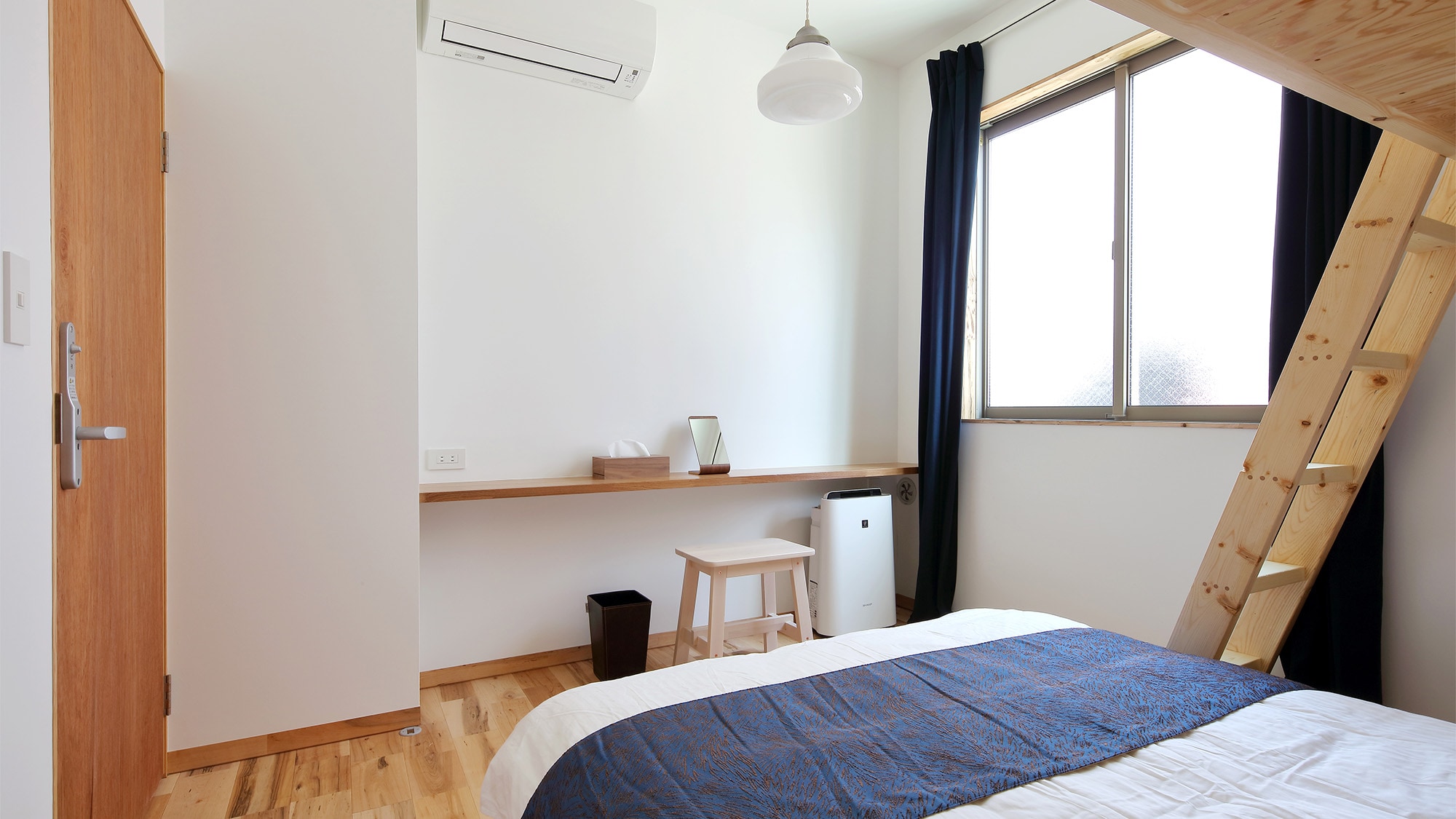 ・ [Double room with loft] 1 double bed and 1 single bed
