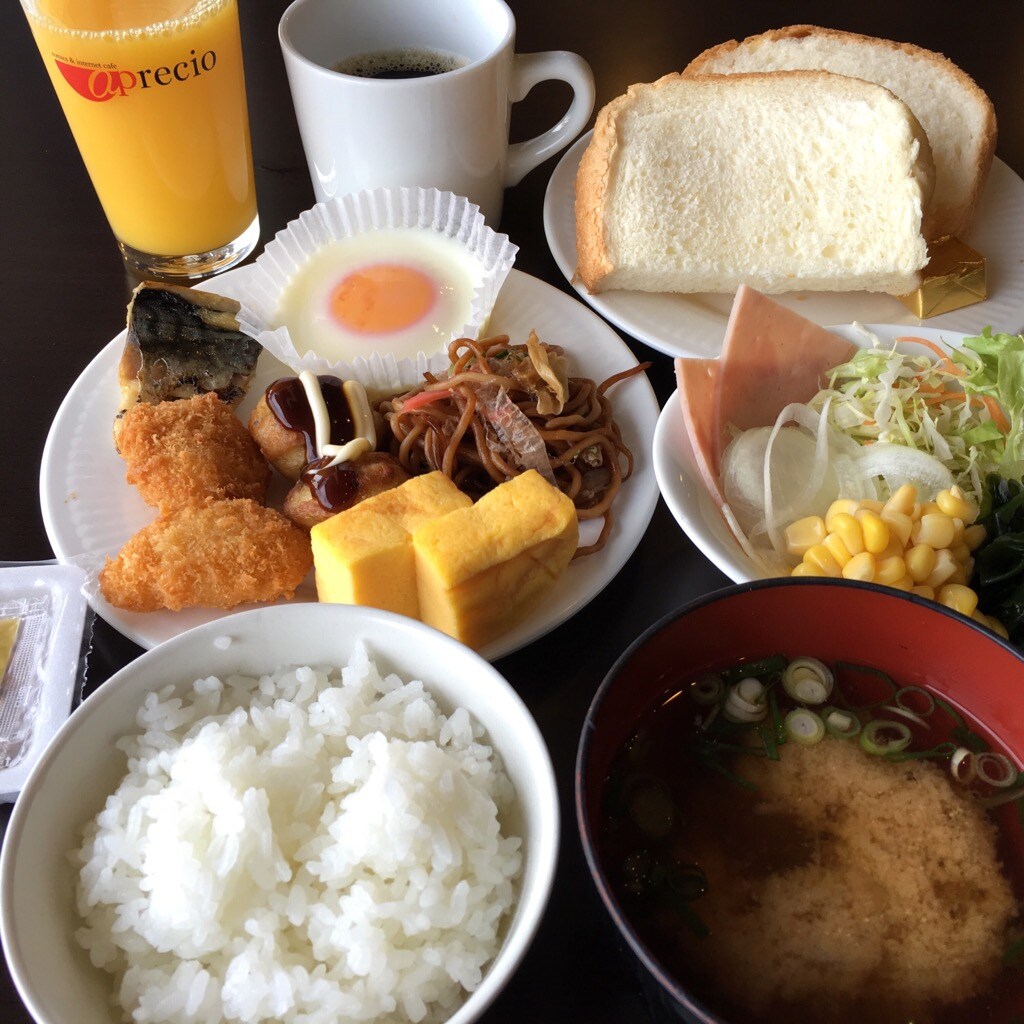 Breakfast is a rich menu with a mix of Japanese and Western styles ♪