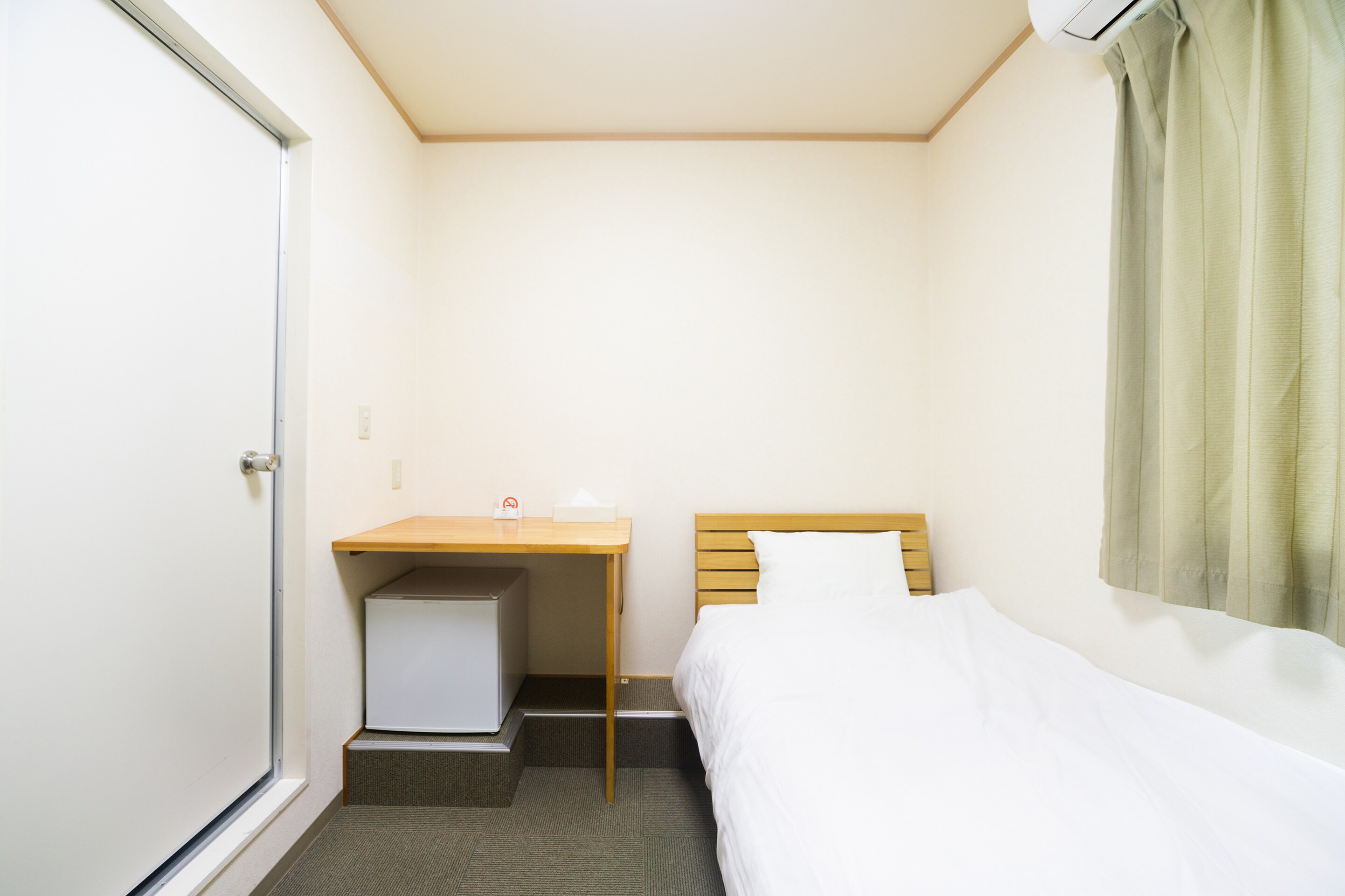 [Dilarang Merokok] Kamar Single