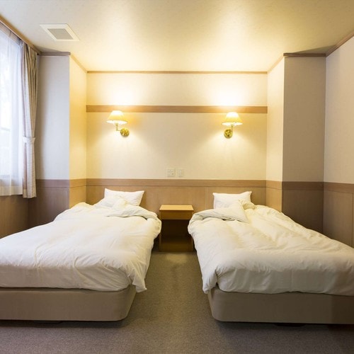[Japanese-Western style room with a relaxing bamboo forest] Pure Japanese style room 12.5 tatami irori hearth