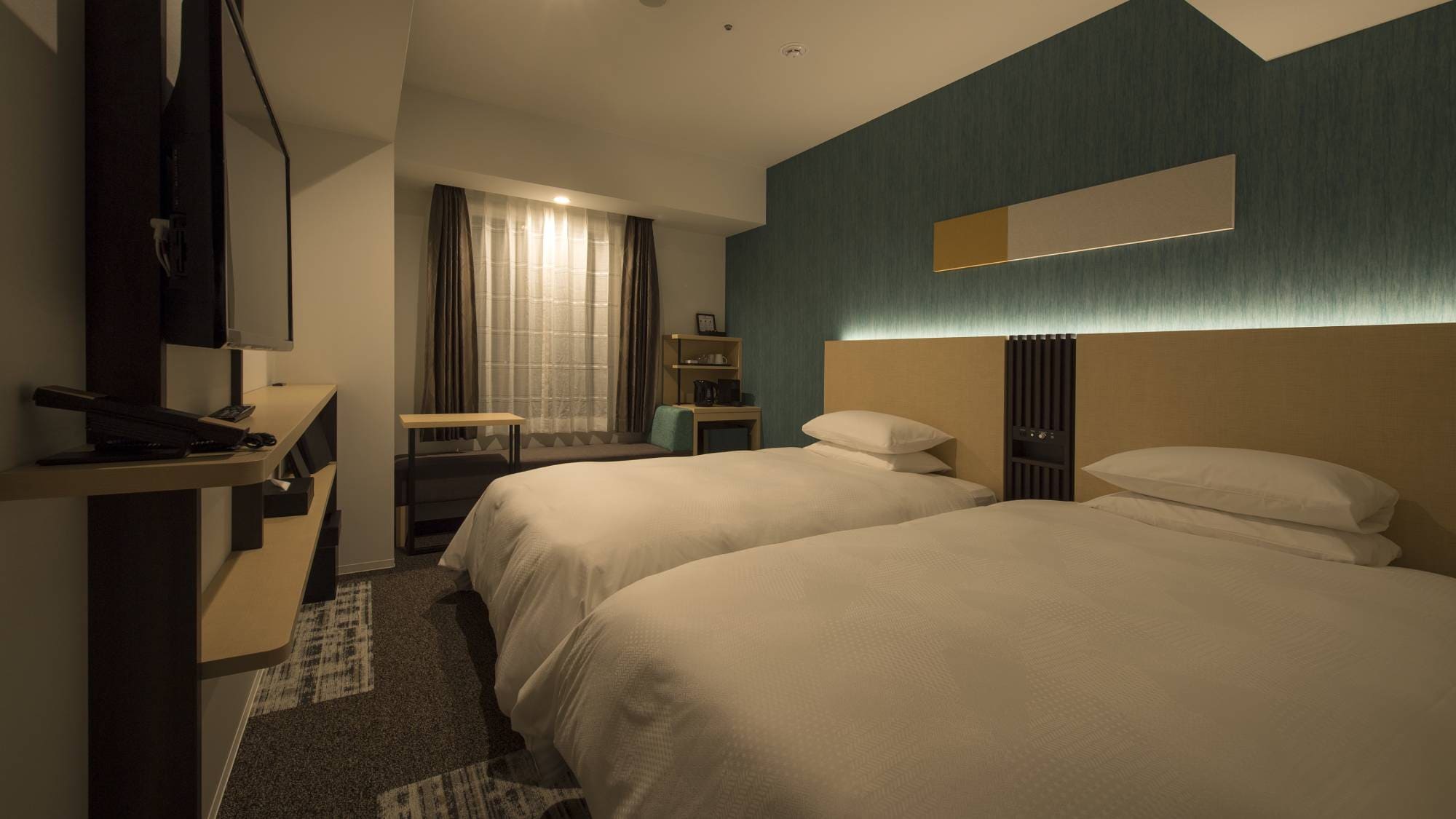 Twin room (night)