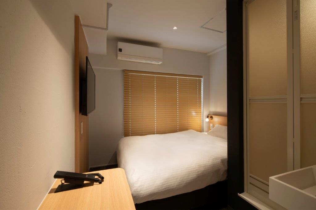 싱글 룸 일본 침대 140cm × 200cm