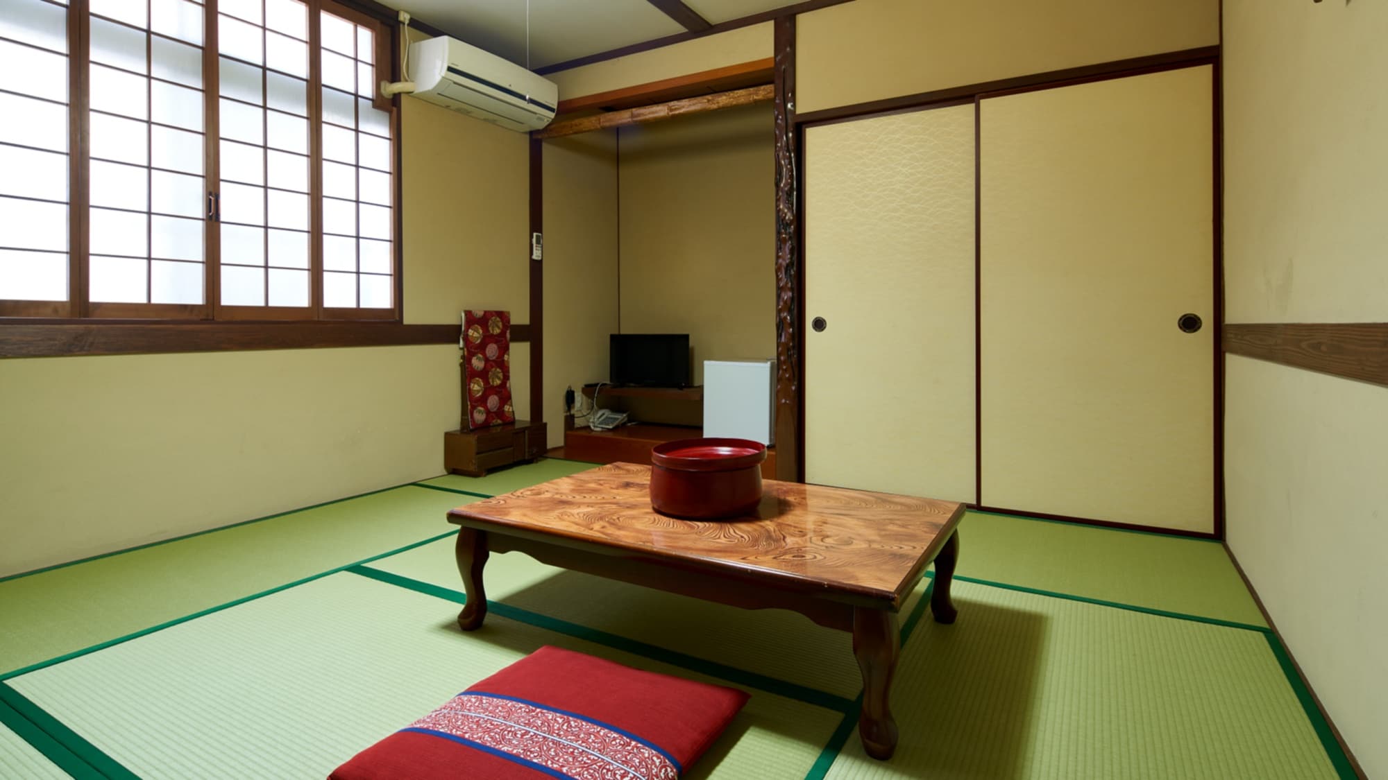 Japanese-style room