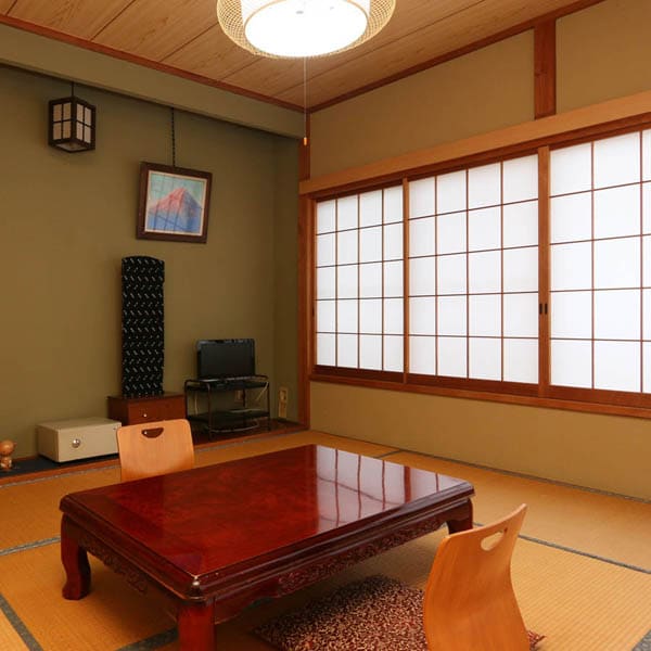 8 tatami Japanese-style room (Main building, corner room) *Enjoy the clear air to your heart's content...♪