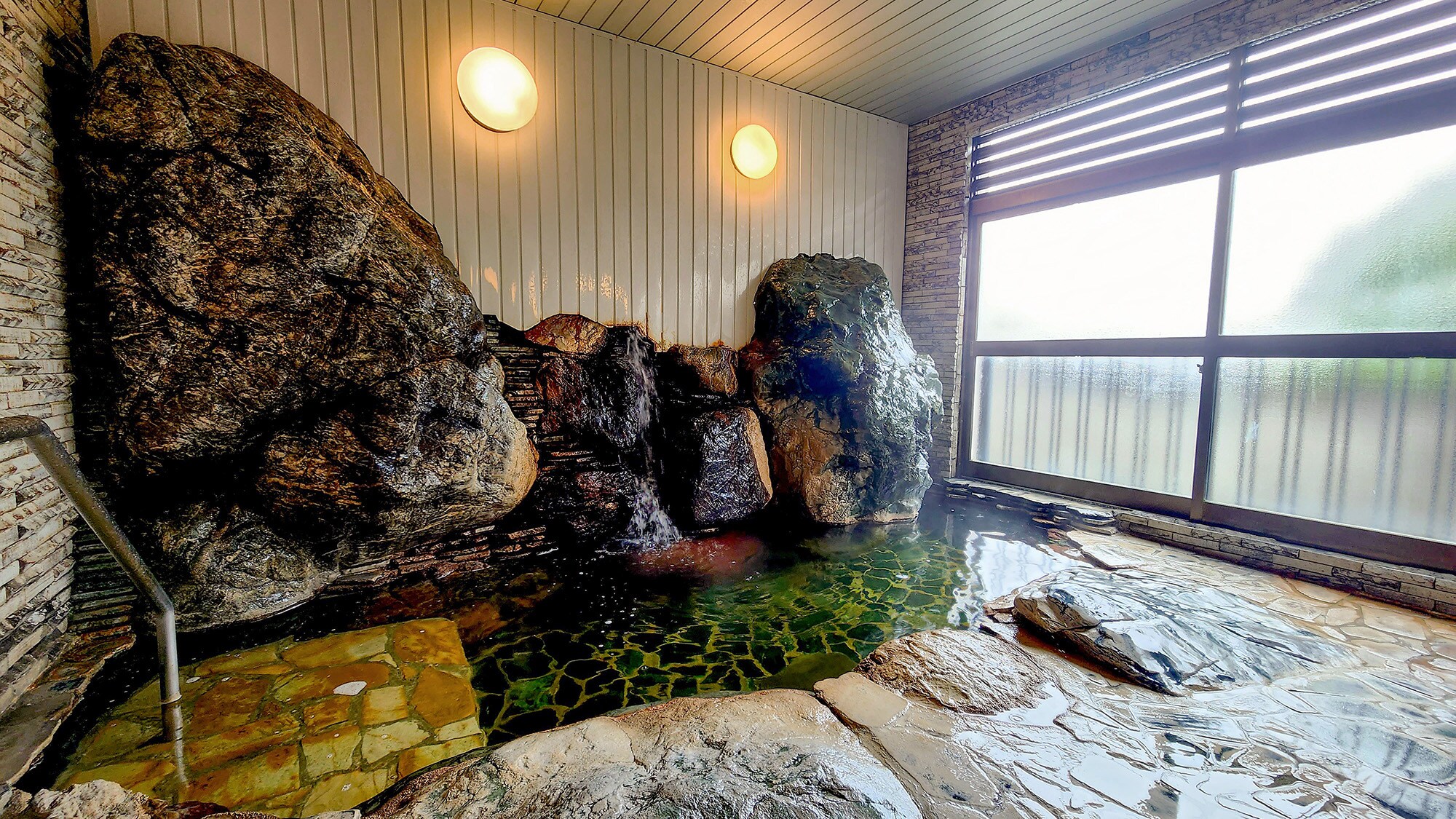 #Men's bath for hotel guests only