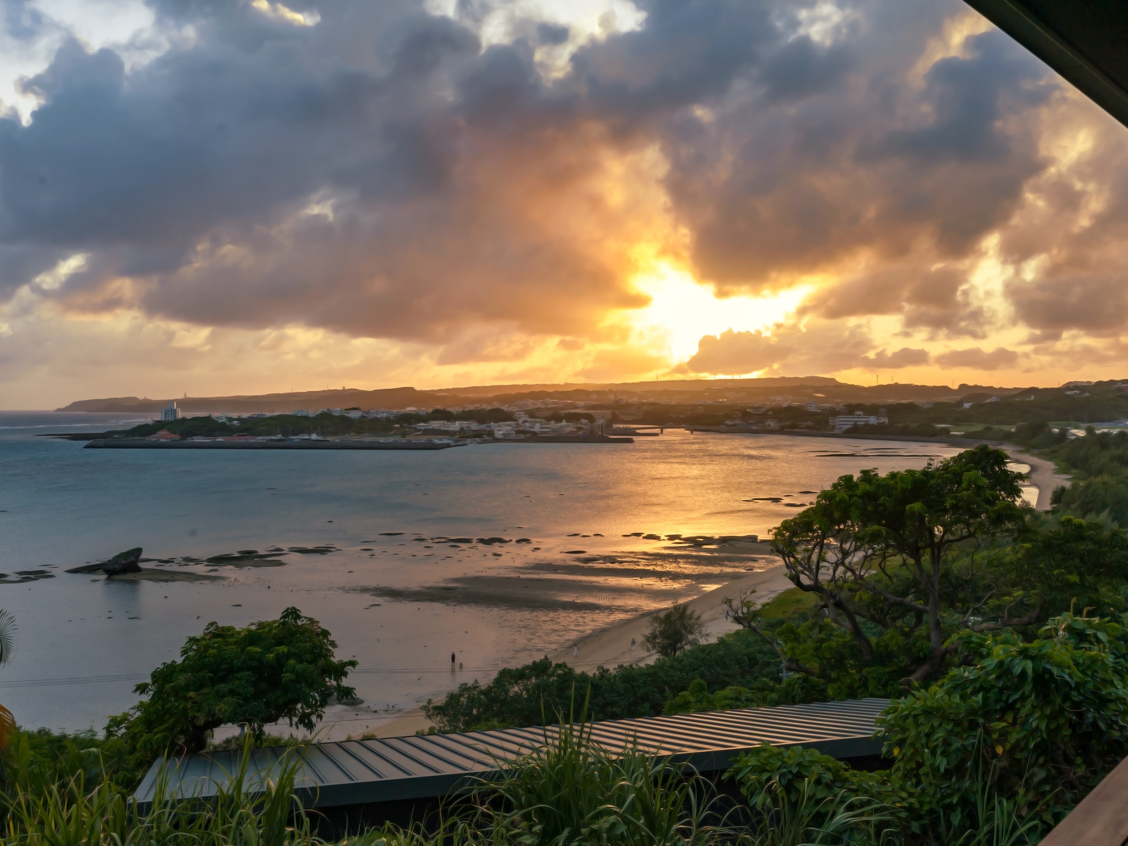 Guest room: Watching the sun go down