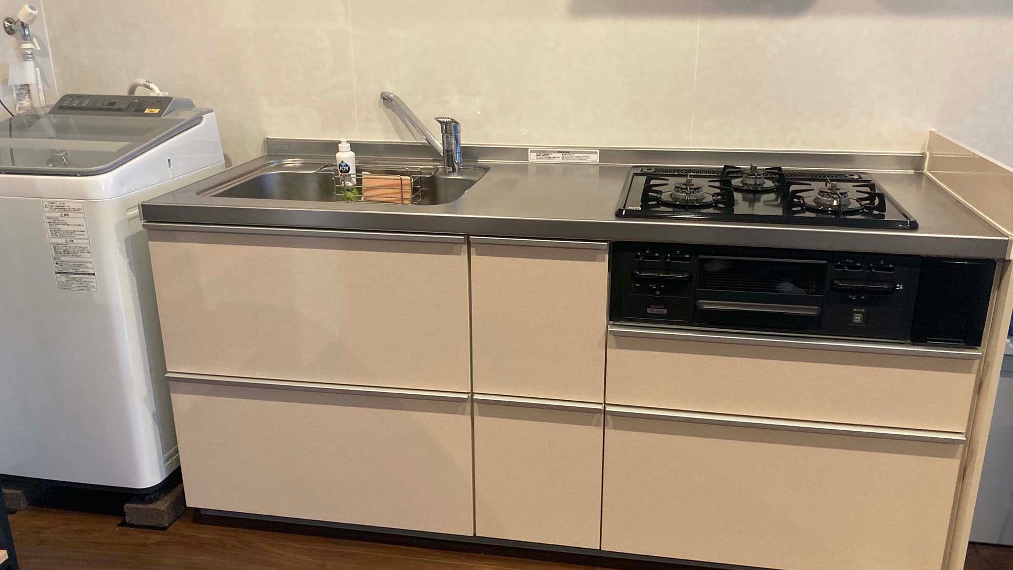 ・ A kitchen is also available! You can easily prepare your own meals.