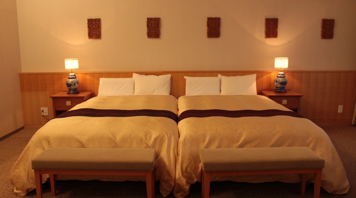 Junior Suite Hollywood Twin Room