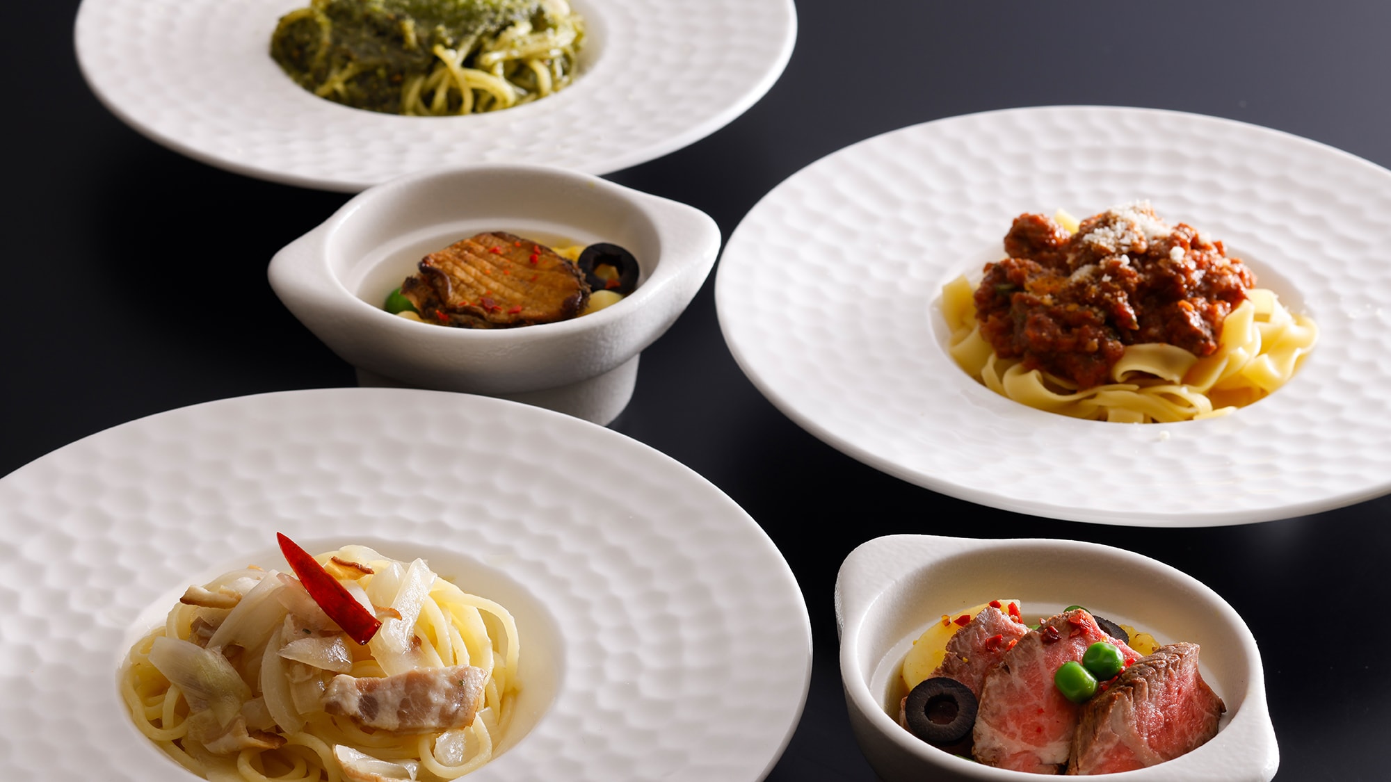Choose from Awaji beef or seafood as your main dish. Choose from three different flavors of Awaji Island fresh pasta.