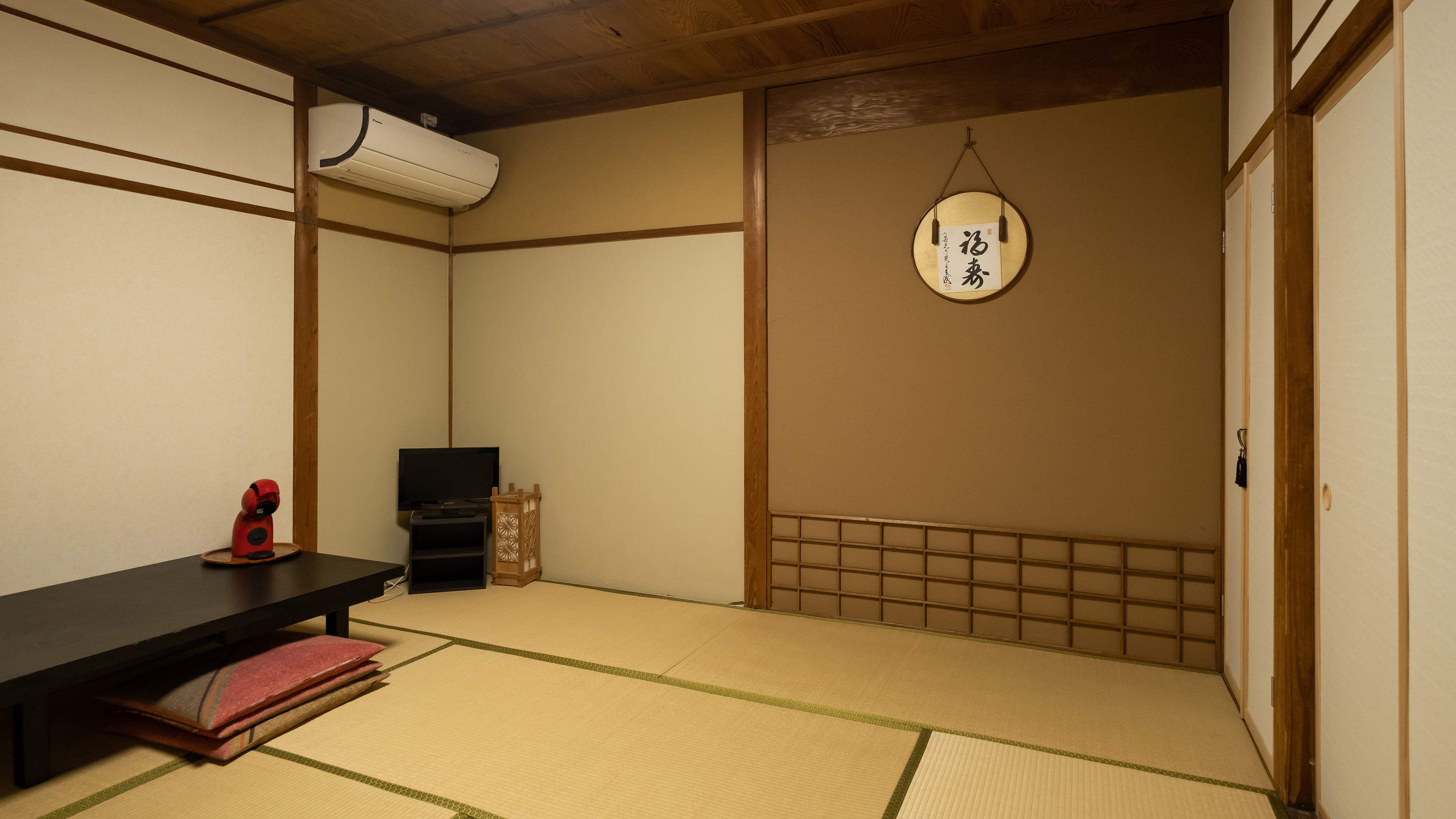 [No window] 8 tatami Japanese-style room