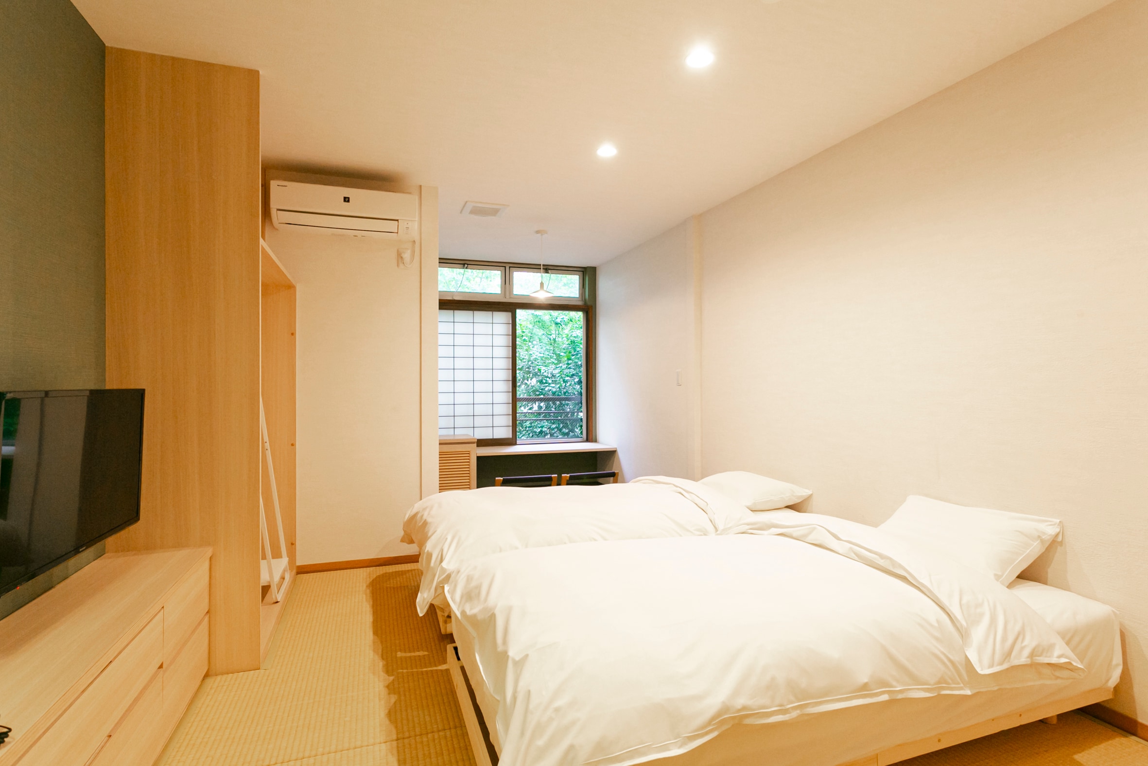 Standard Japanese-Western style room "Take" (20 square meters)