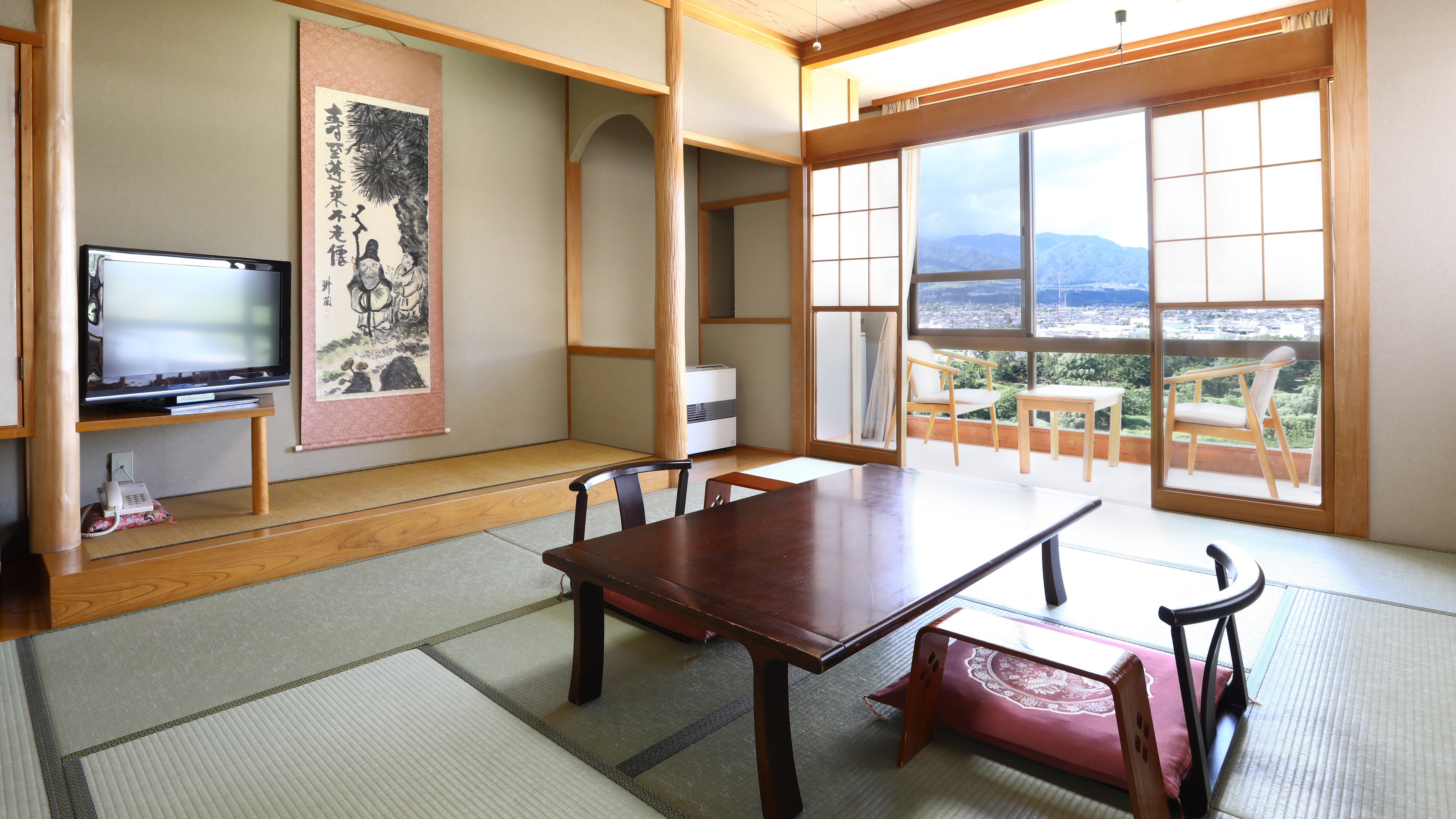 □ [Standard Japanese-style room] A room with a taste unique to a Japanese-style inn. For a relaxing hot spring trip