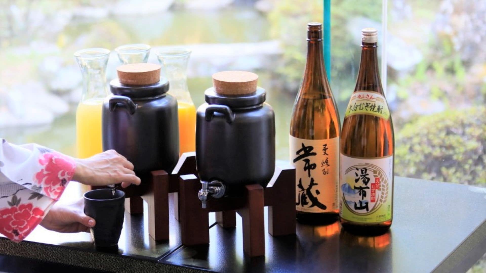 提供大分燒酒等免費飲品。