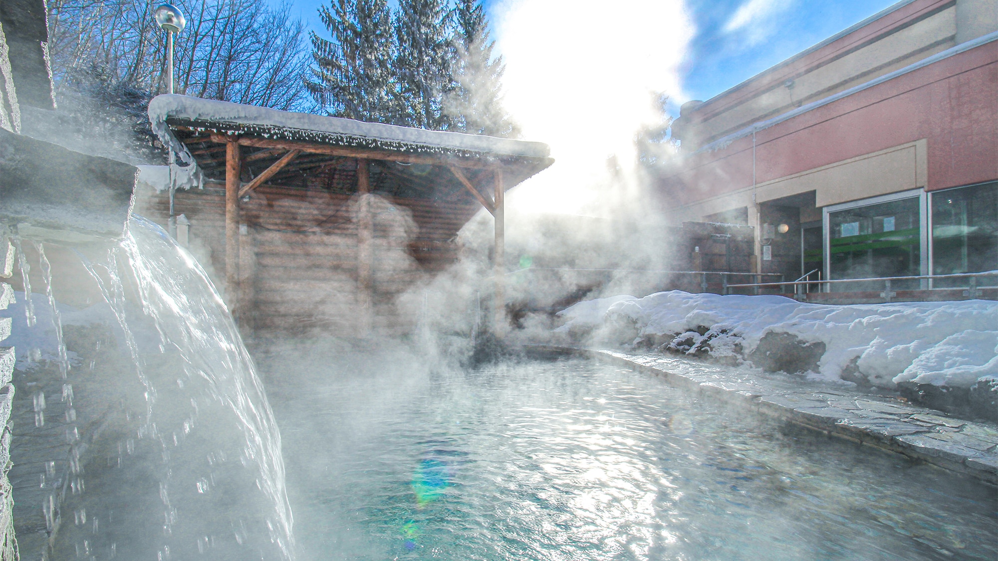 *[Large public bath/open-air bath - winter] You can enjoy the open-air bath with a view of the snow.