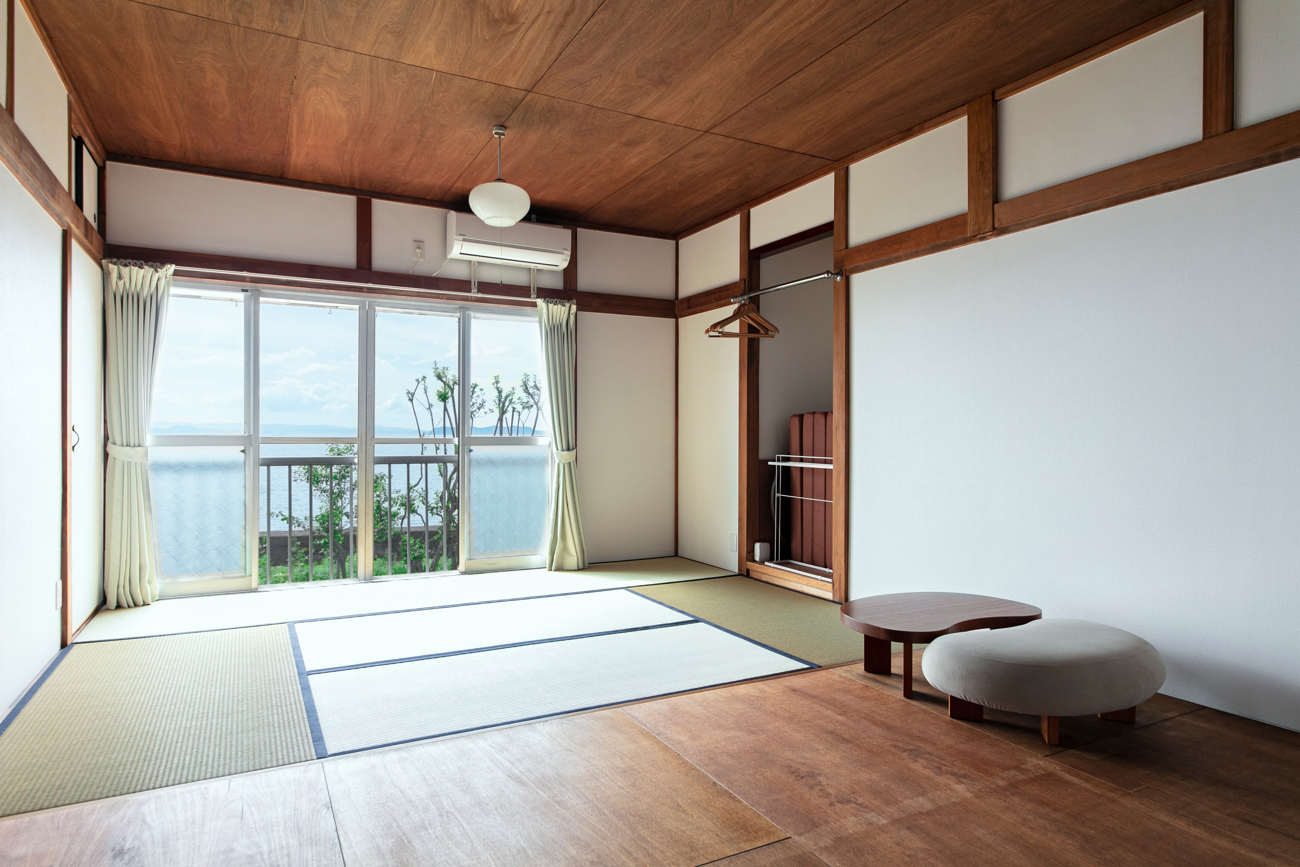 Ocean view Japanese-Western style room (for 1-6 people)