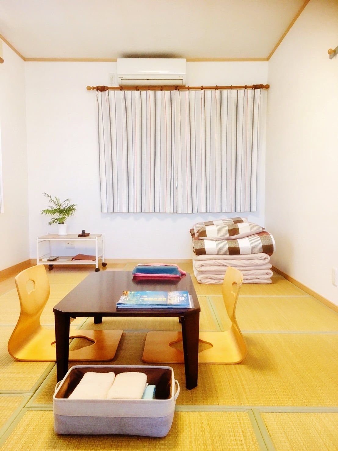 Japanese-Western room, 12 tatami mats