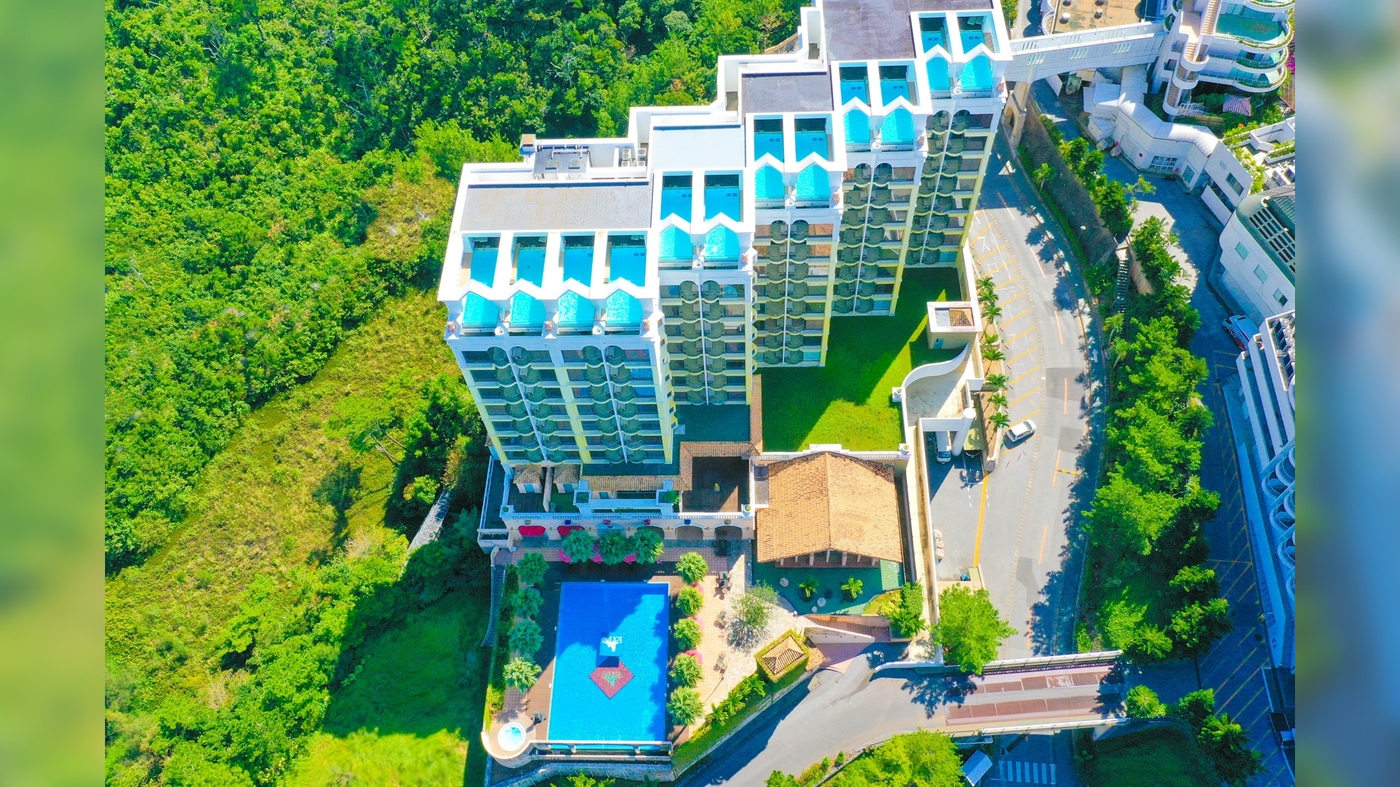 [Hotel exterior]