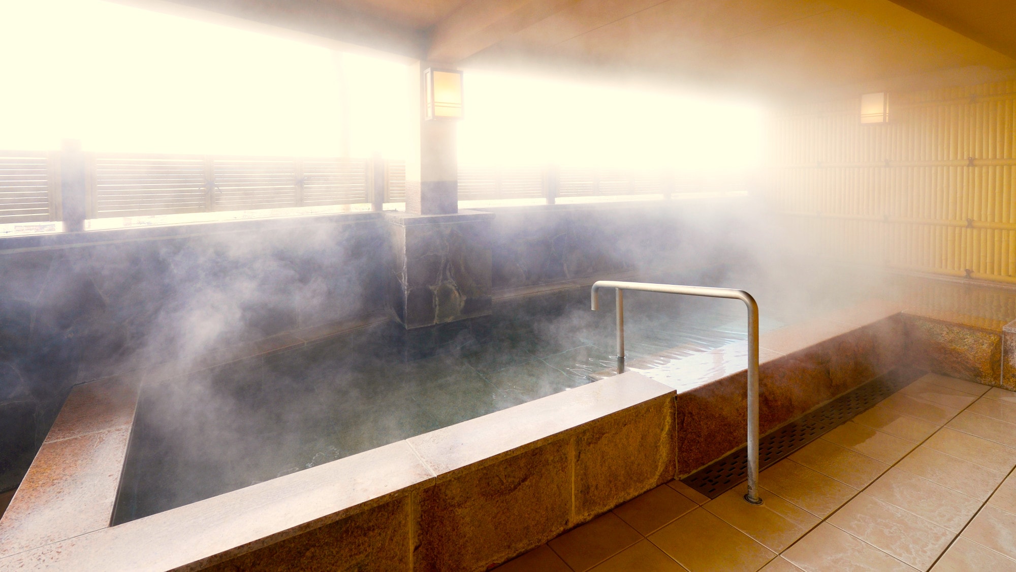 [Open-air bath] The thick spring water is excellent for beautifying the skin.