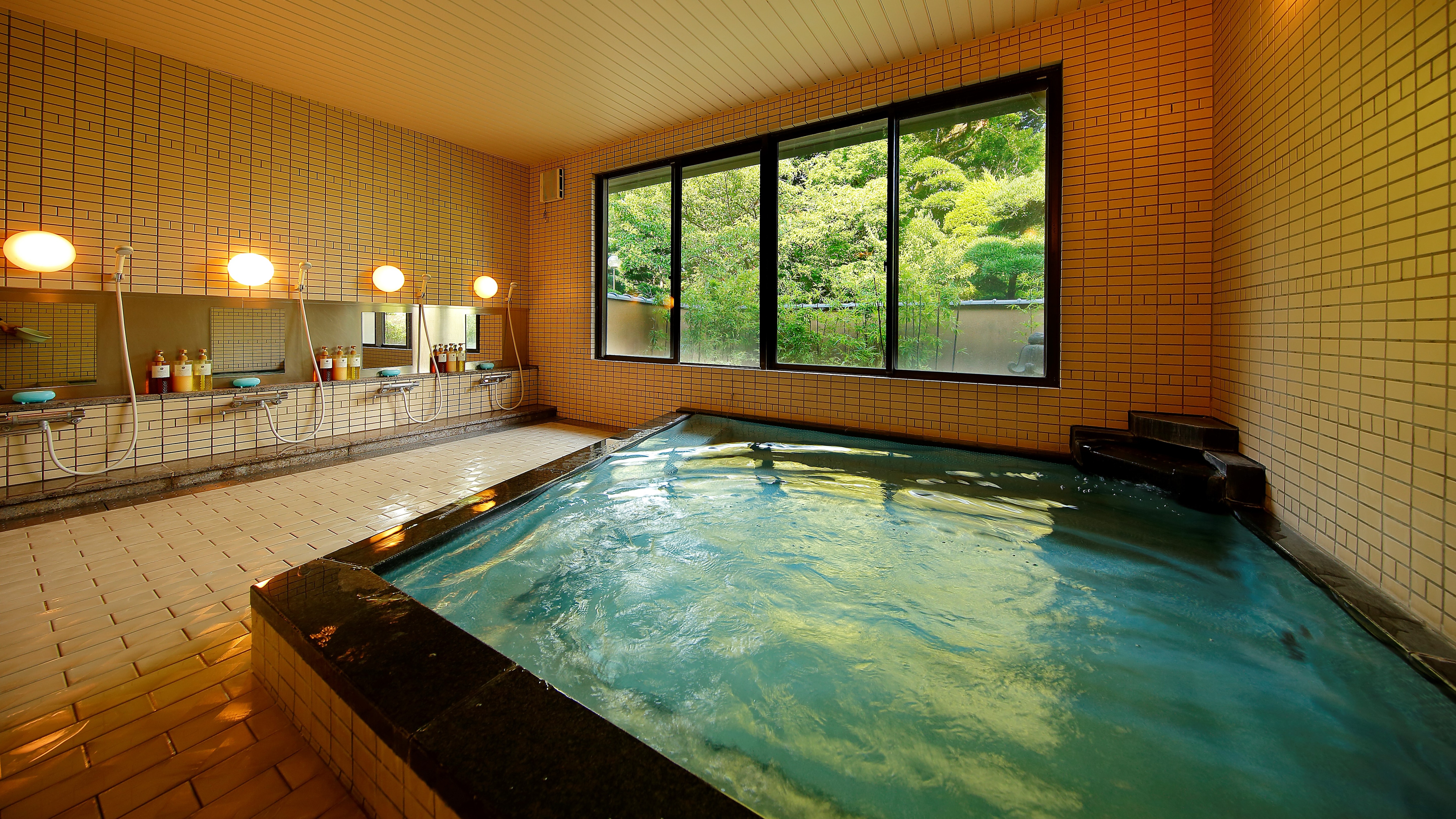 Large communal bath [male] Capacity 8 people Not a hot spring