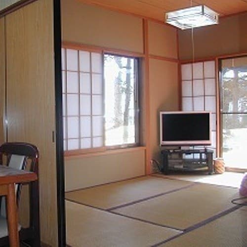 Japanese-style room