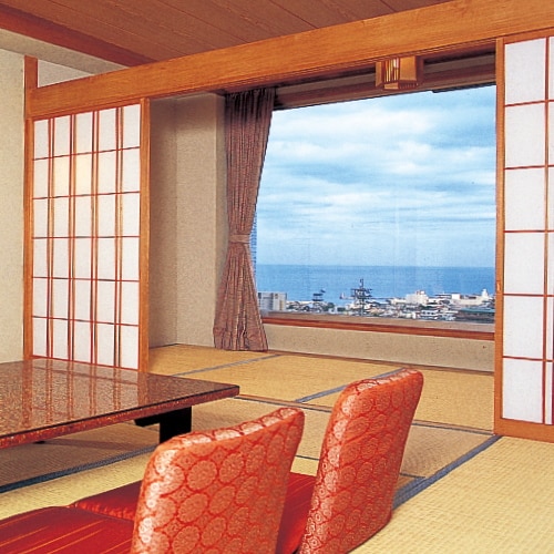10 tatami mats with a view of the sea