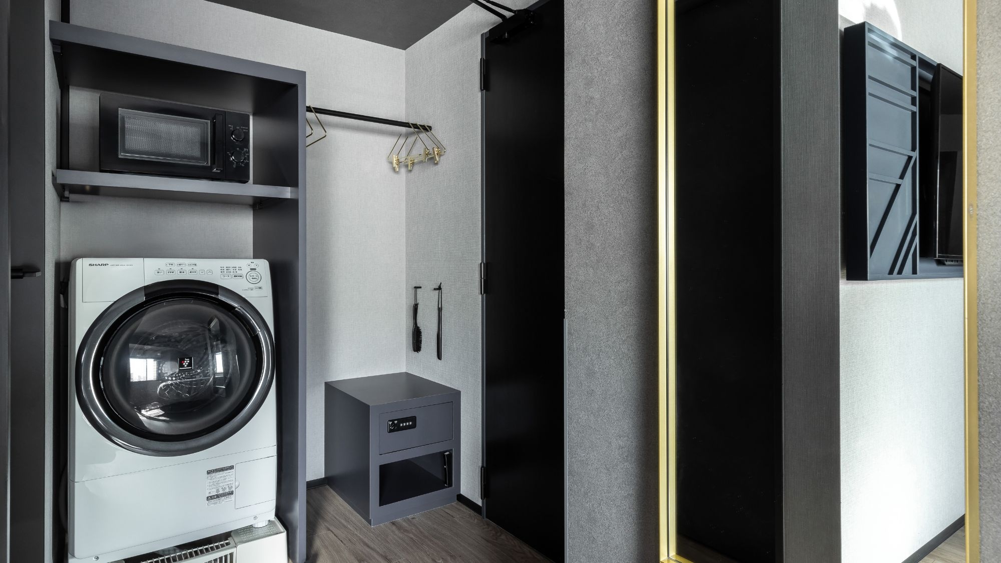 ◆Deluxe Corner Twin｜Washer/dryer and microwave oven