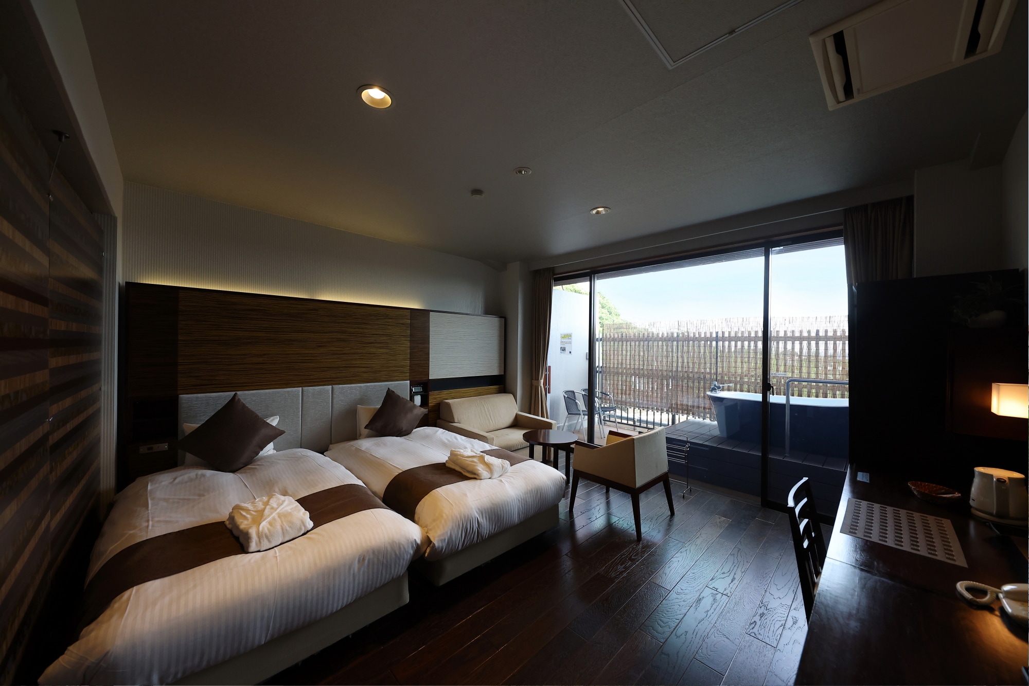 Superior twin room with open-air bath