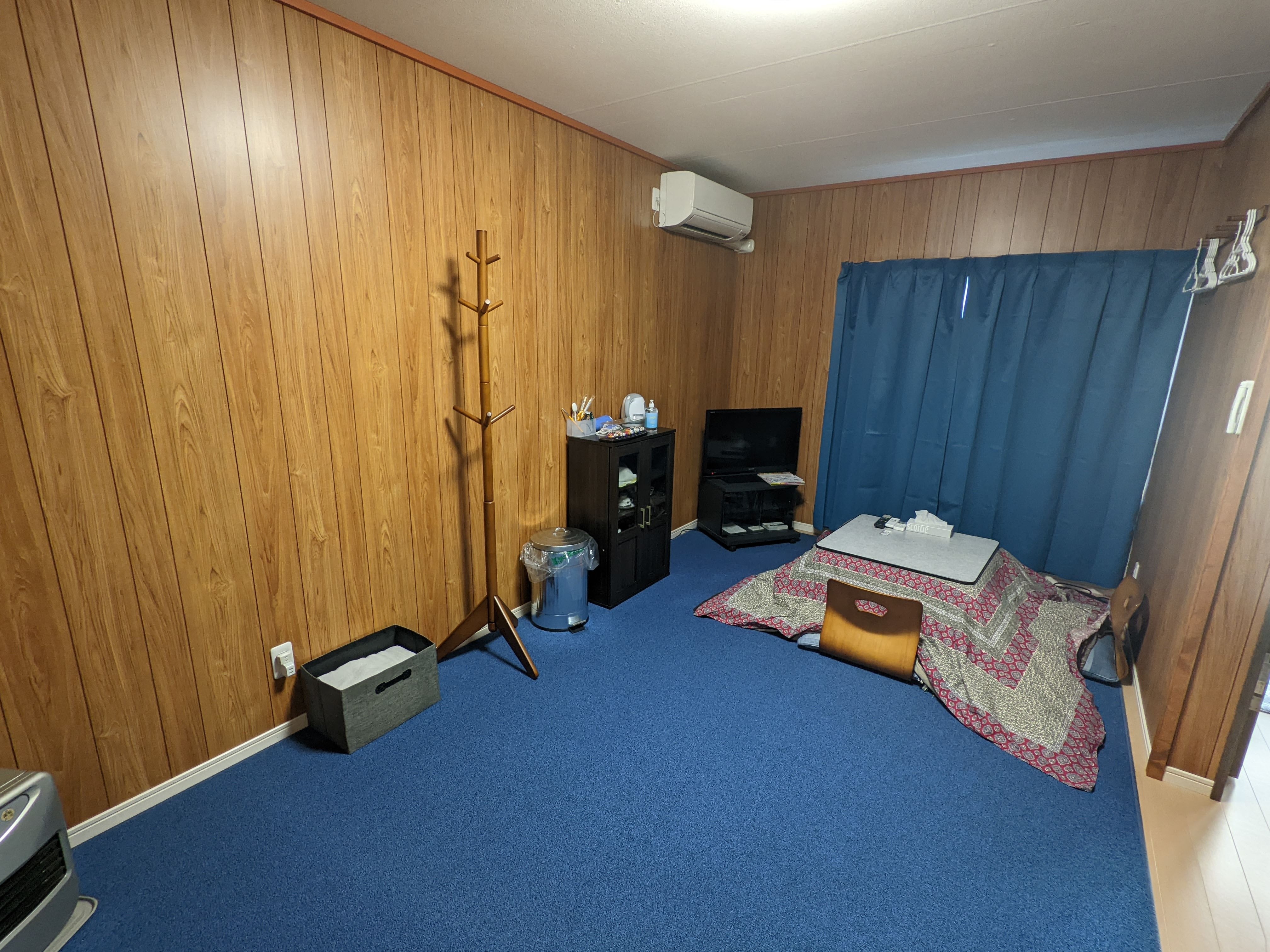 Air conditioner, TV, hair dryer, kettle, and Wi-Fi are available.