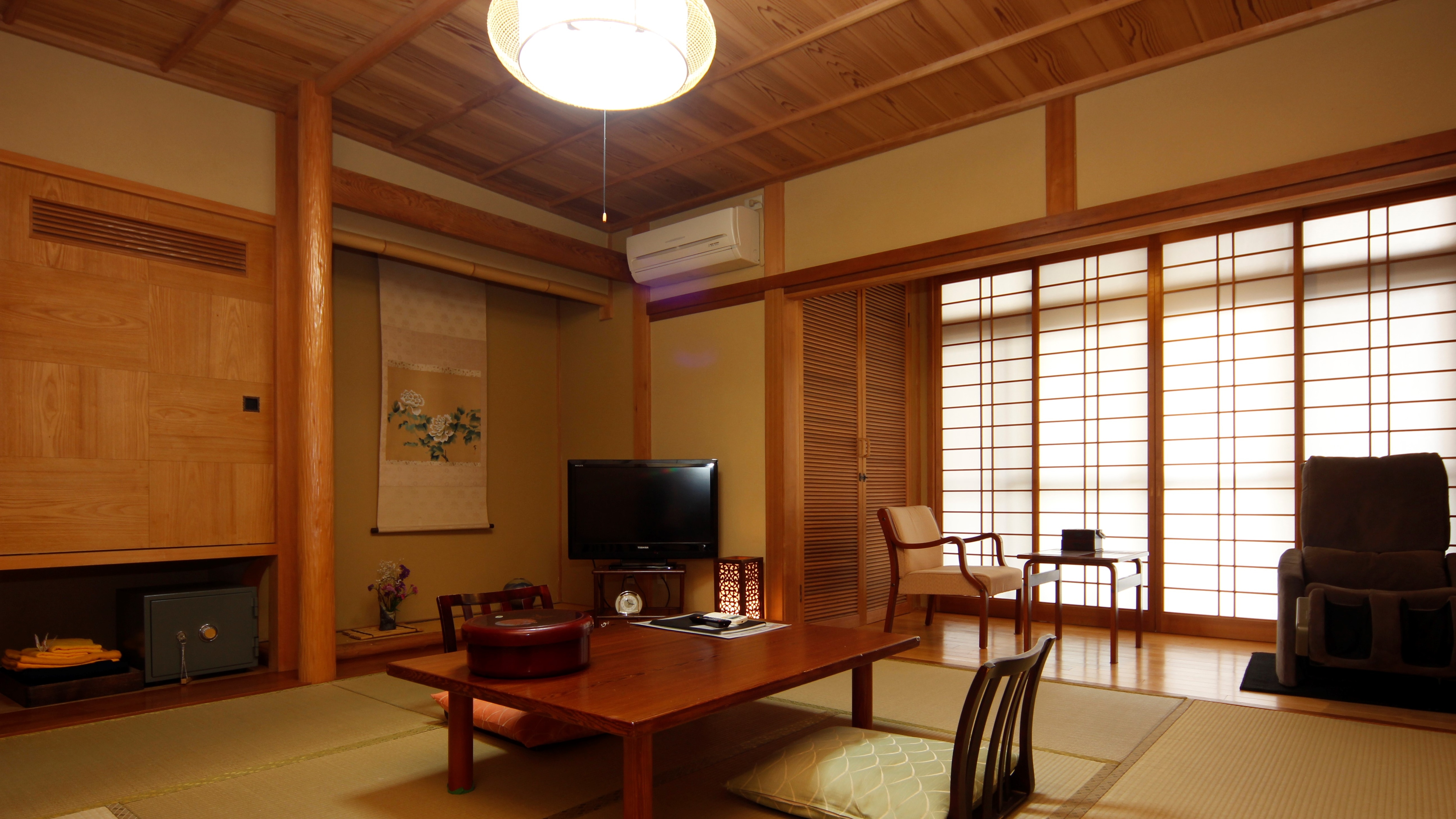 Room example C (with toilet washbasin massage chair)