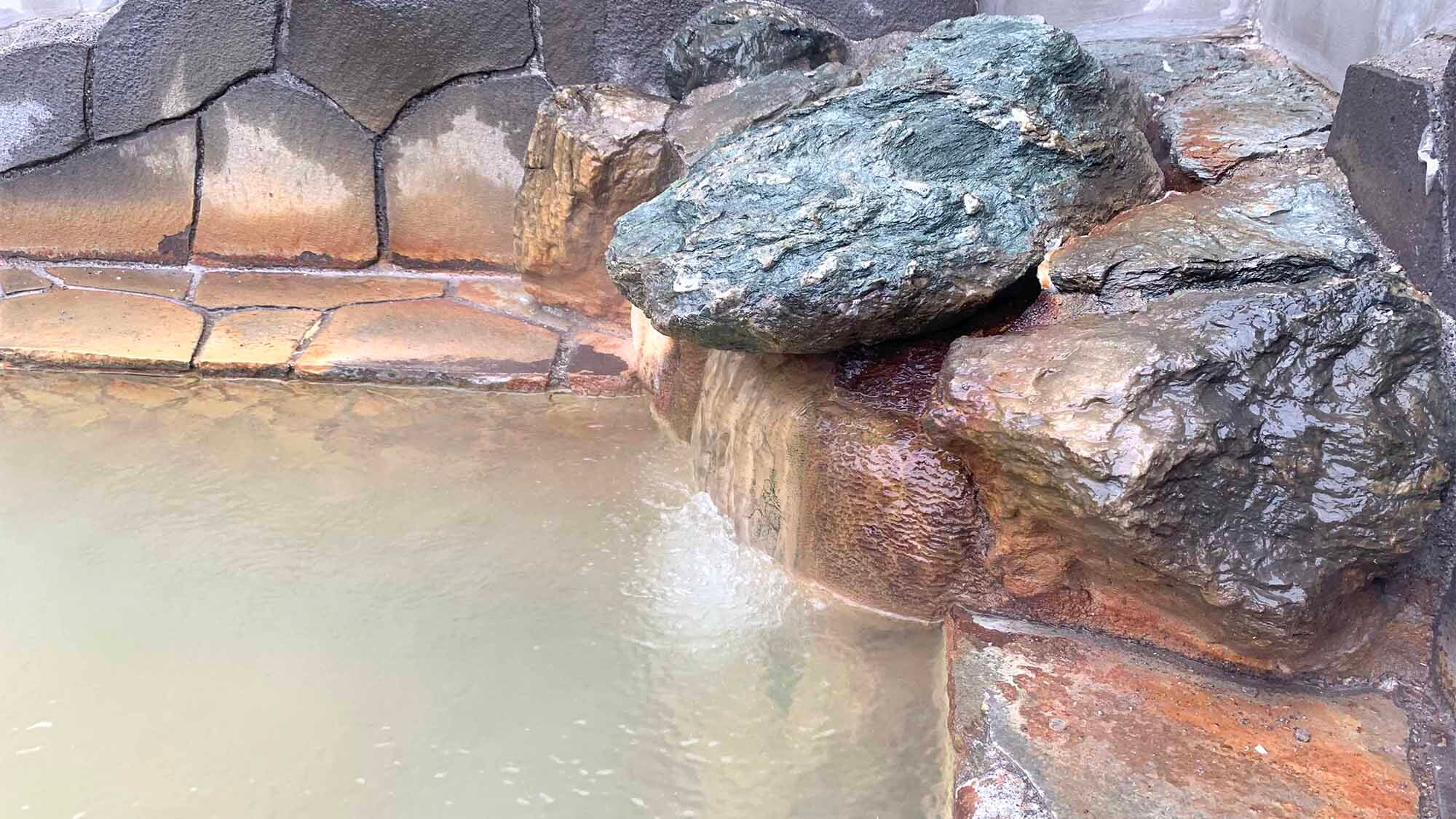 ・Our proud open-air bath with natural hot spring water
