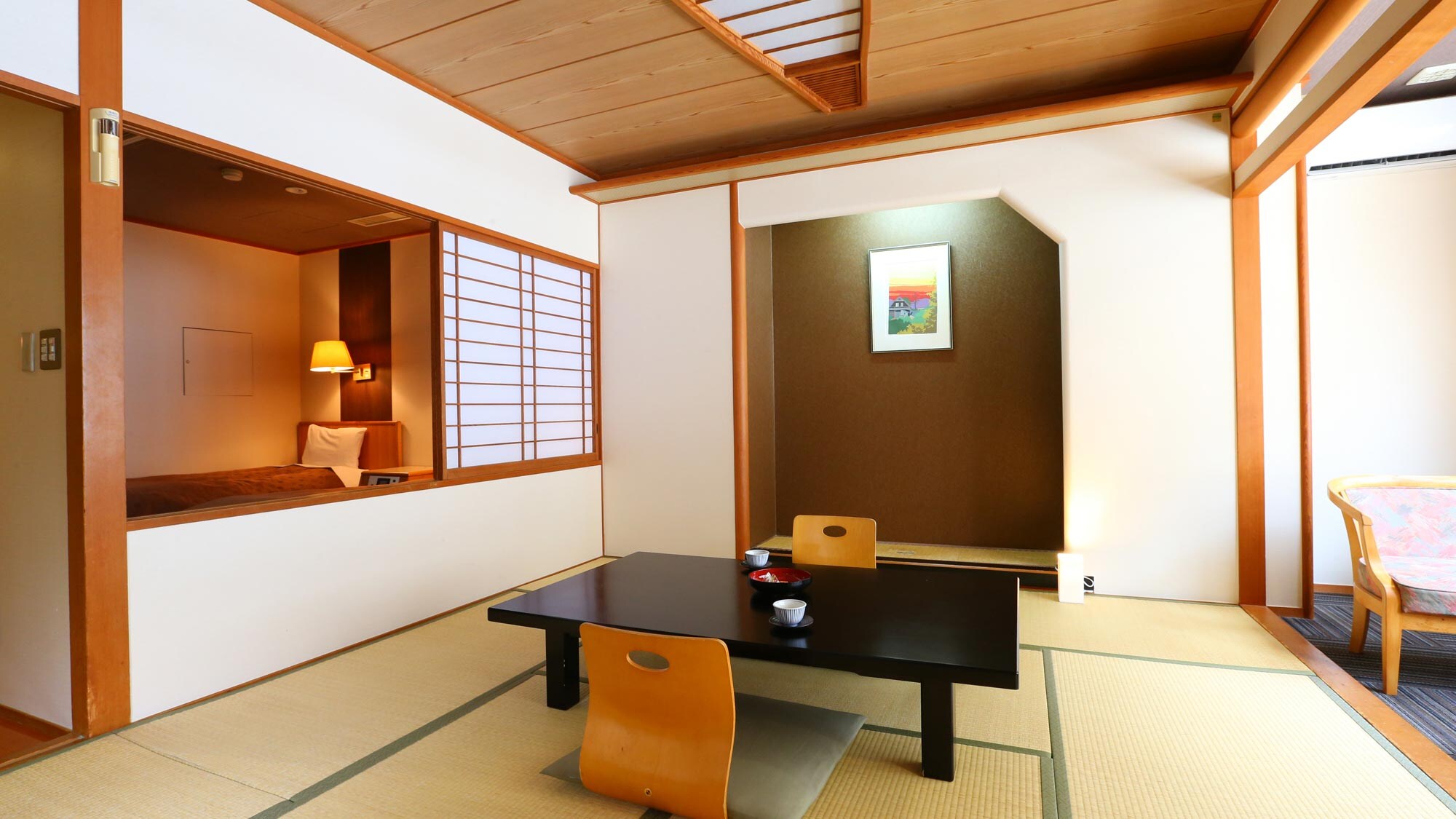 Standard Japanese-Western twin room, 10 tatami mats, with indoor bath