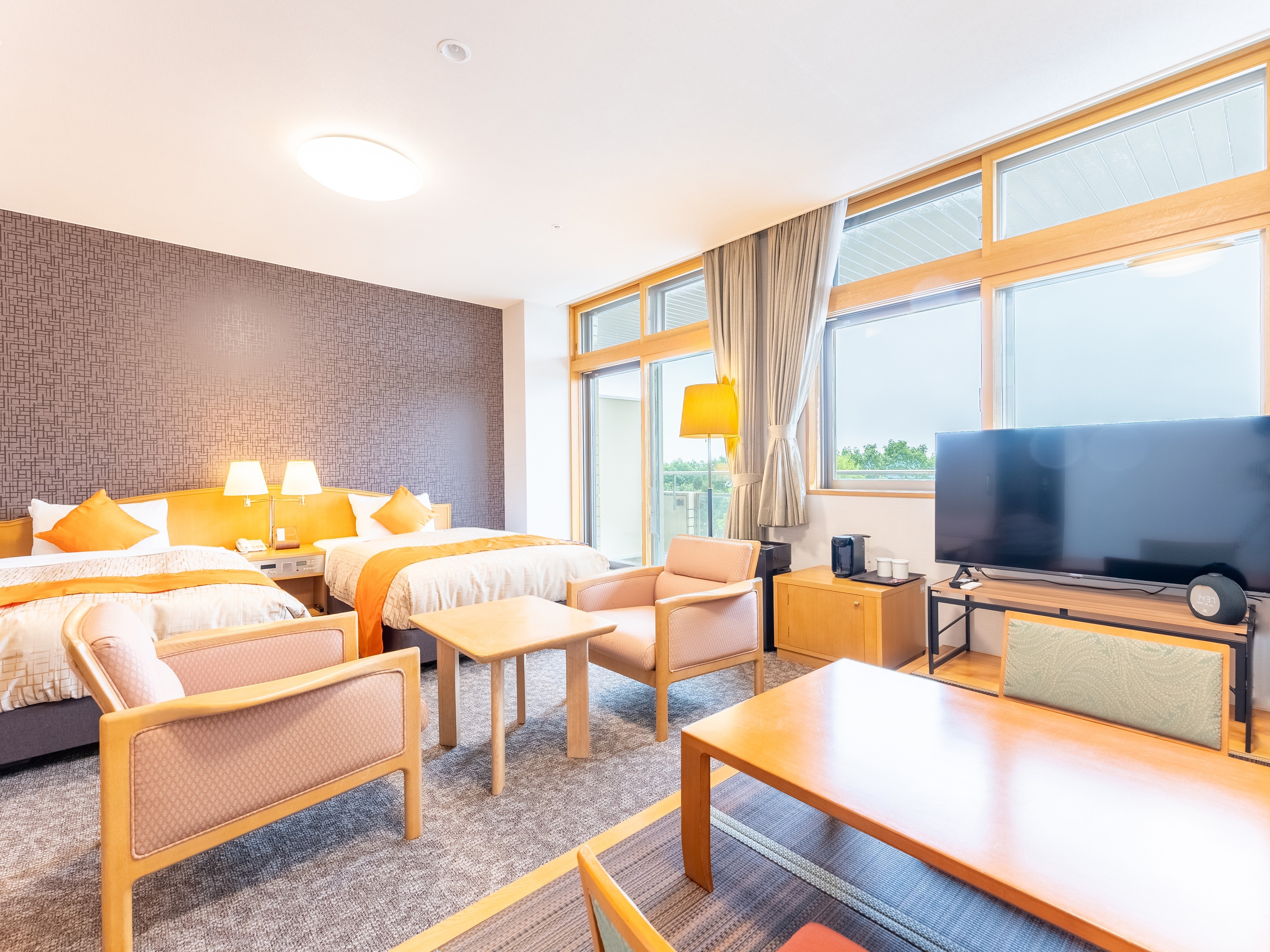 [Modern Japanese-Western room] 52 square meters Japanese-Western room with kitchen