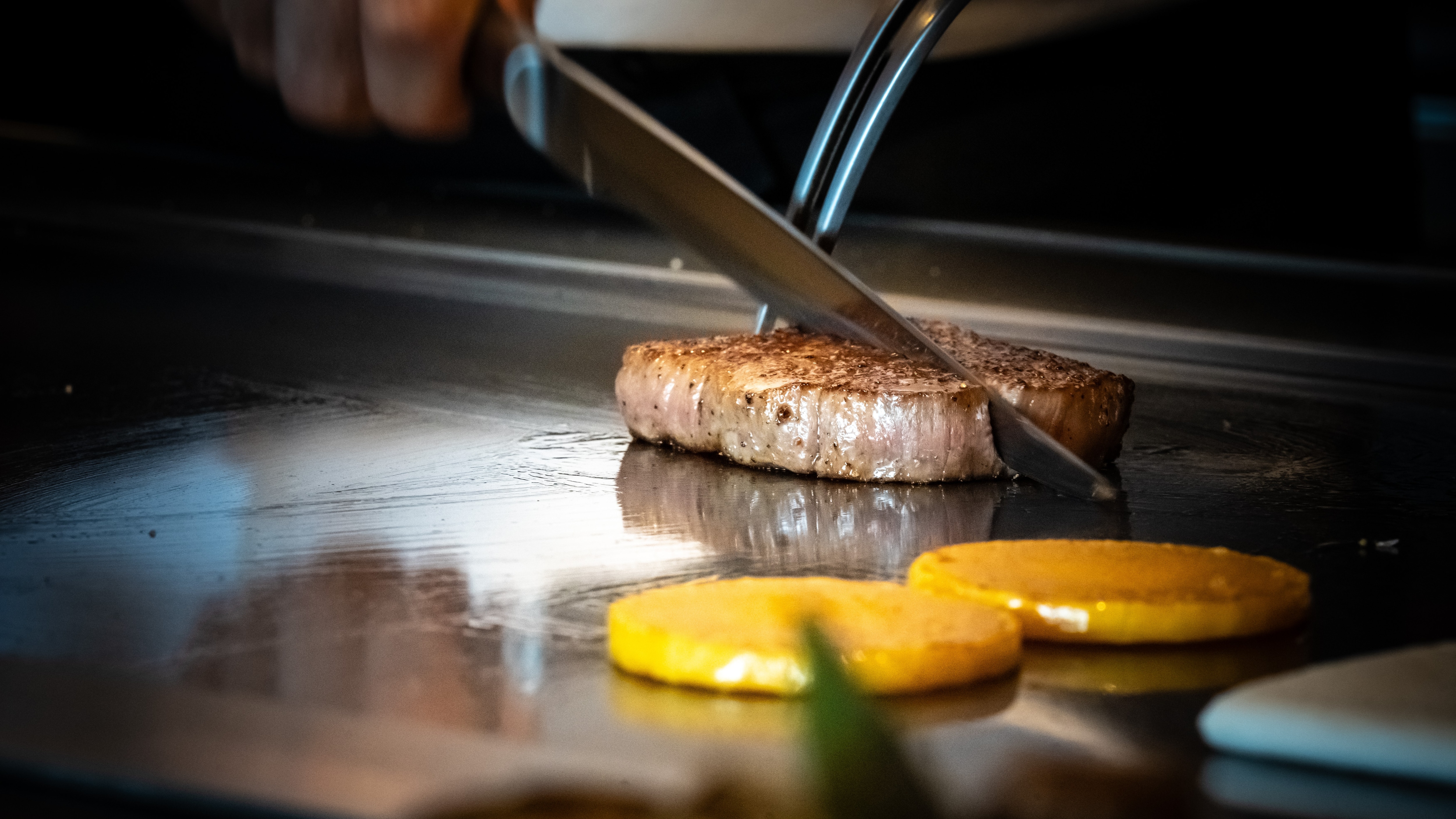 [Dinner/Teppanyaki] Our chefs will prepare your meal right in front of you using carefully selected ingredients.