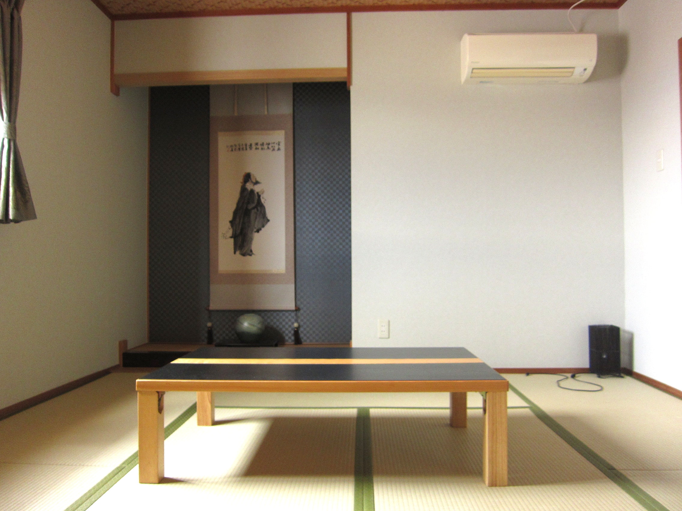 Mountain side guest room