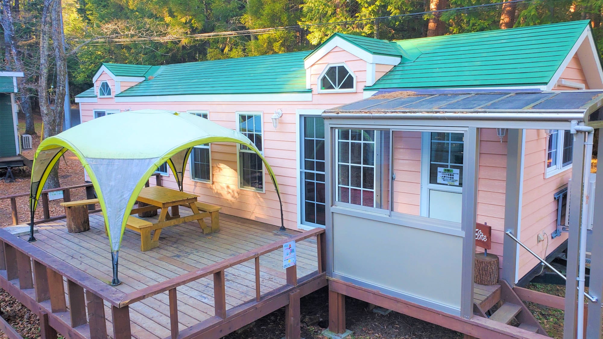 ・Trailer house “Elite” is fully equipped and has specifications that allow you to enjoy camping empty-handed.
